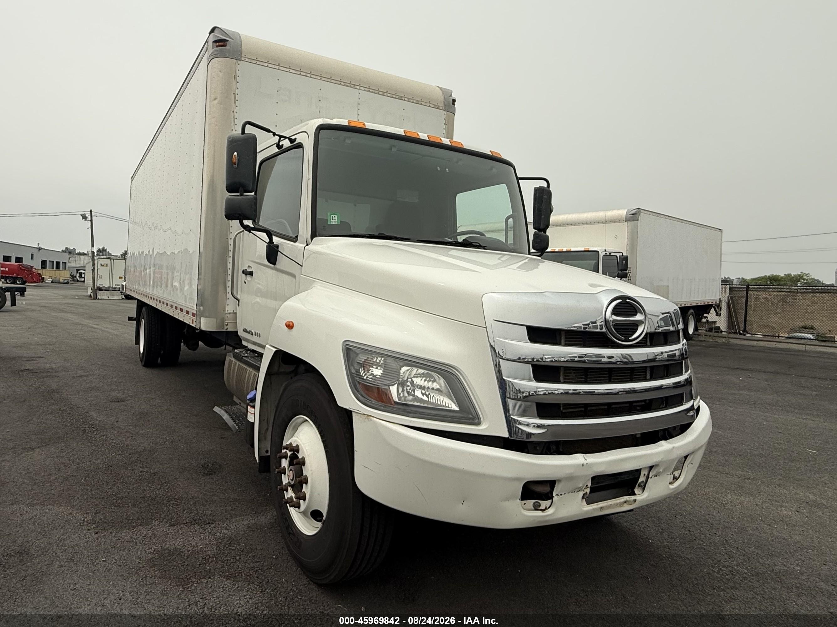 2019 Hino 268a VIN 5PVNJ8JVXK4S73079 IAAI salvage auction — Normal Wear, Clear (New Jersey), sold $28,950 on 2026-09-18 (photo 2)