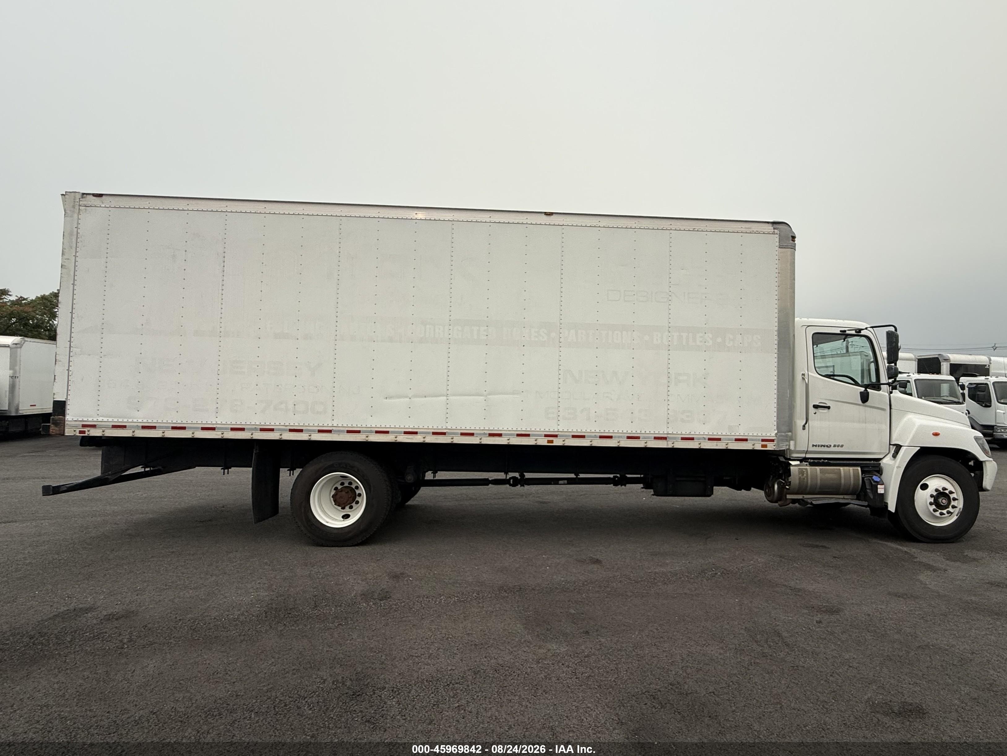 2019 Hino 268a VIN 5PVNJ8JVXK4S73079 IAAI salvage auction — Normal Wear, Clear (New Jersey), sold $28,950 on 2026-09-18 (photo 6)