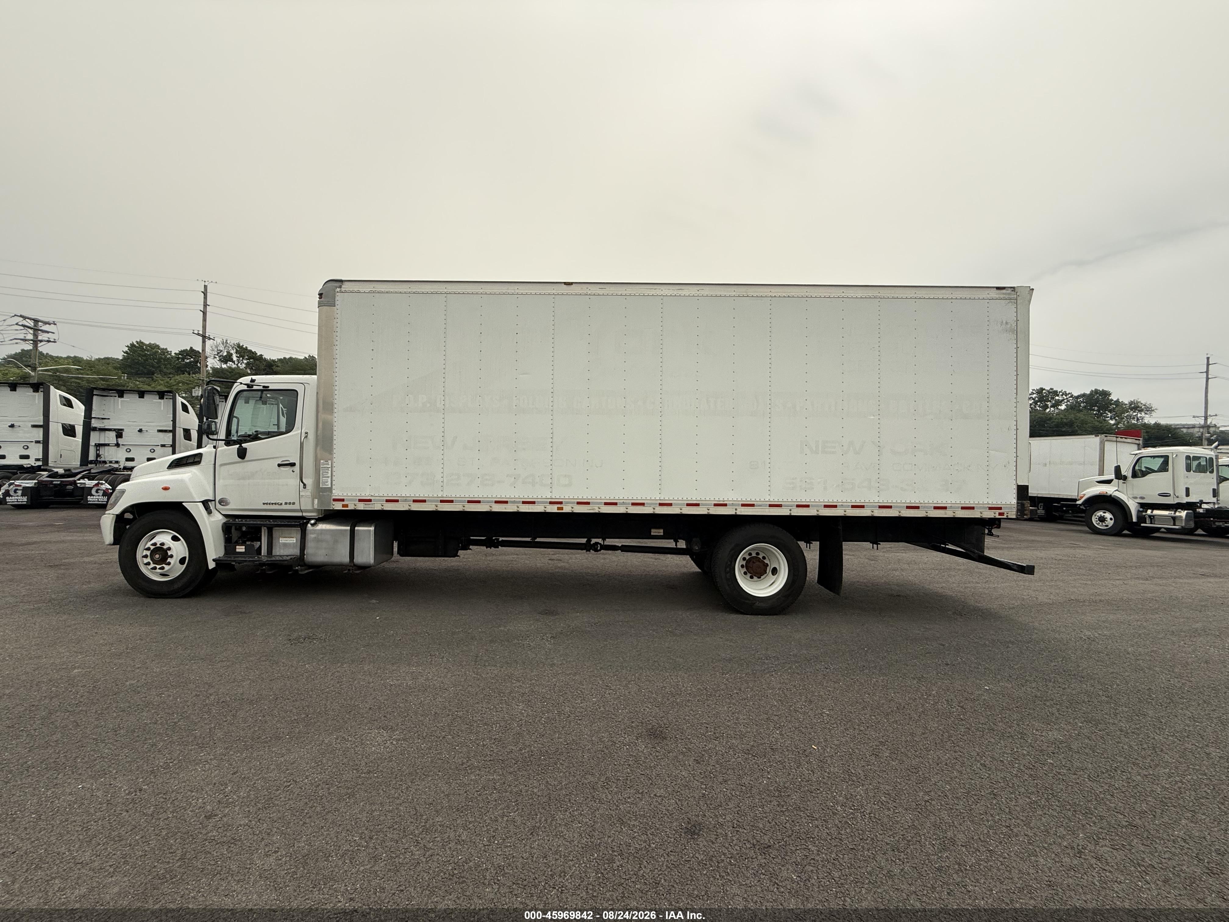 2019 Hino 268a VIN 5PVNJ8JVXK4S73079 IAAI salvage auction — Normal Wear, Clear (New Jersey), sold $28,950 on 2026-09-18 (photo 7)