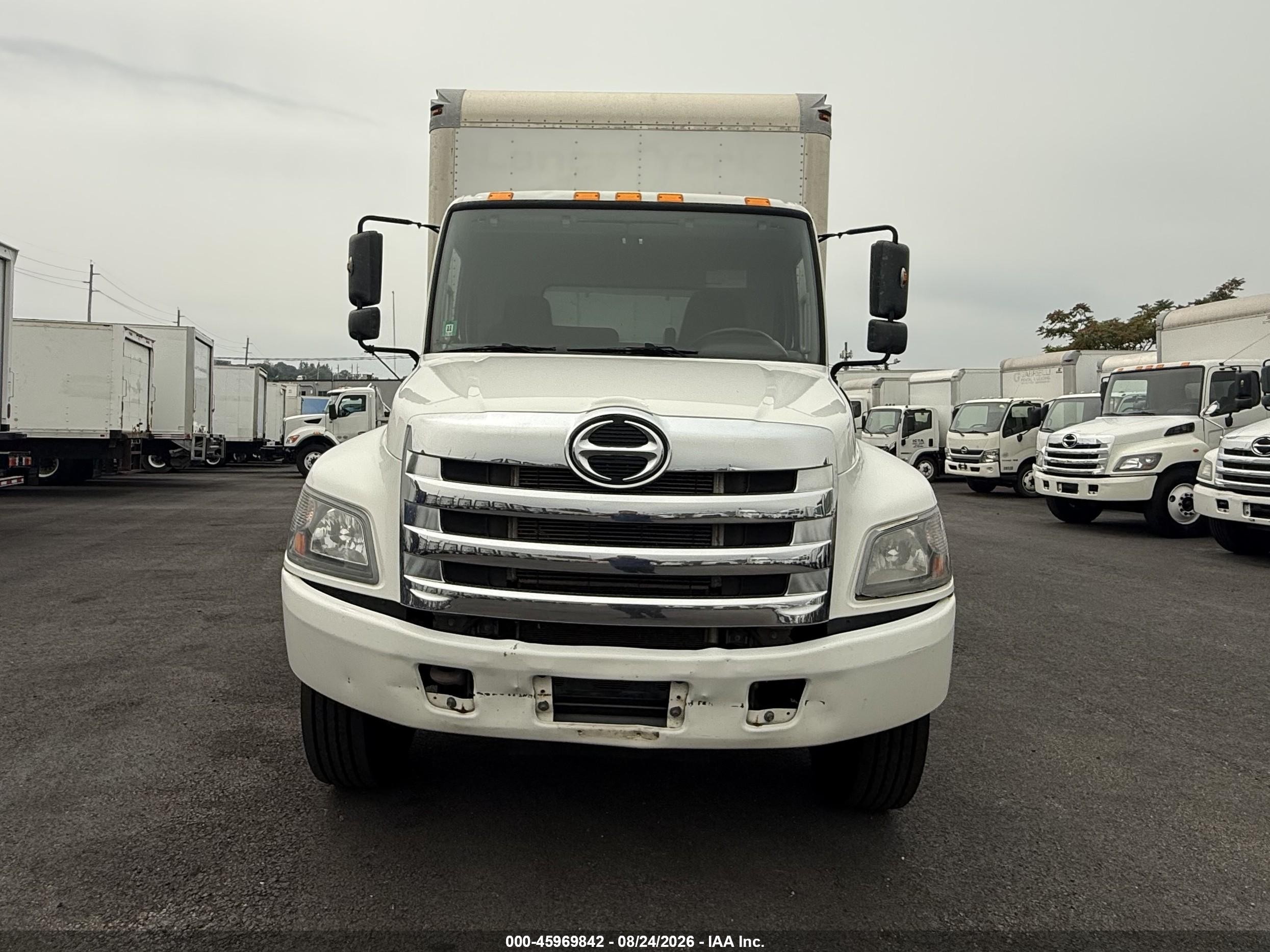 2019 Hino 268a VIN 5PVNJ8JVXK4S73079 IAAI salvage auction — Normal Wear, Clear (New Jersey), sold $28,950 on 2026-09-18 (photo 8)
