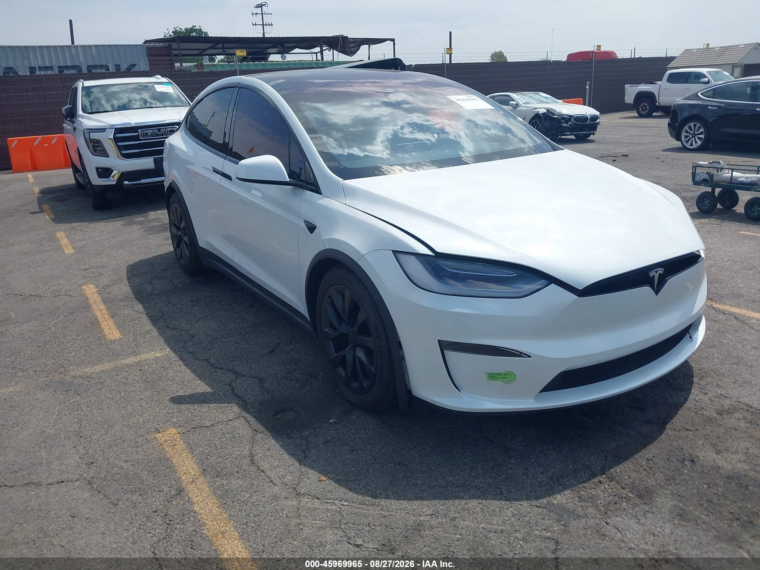 2023 Tesla Model X VIN 7SAXCAE53PF402299 — IAAI salvage auction photo