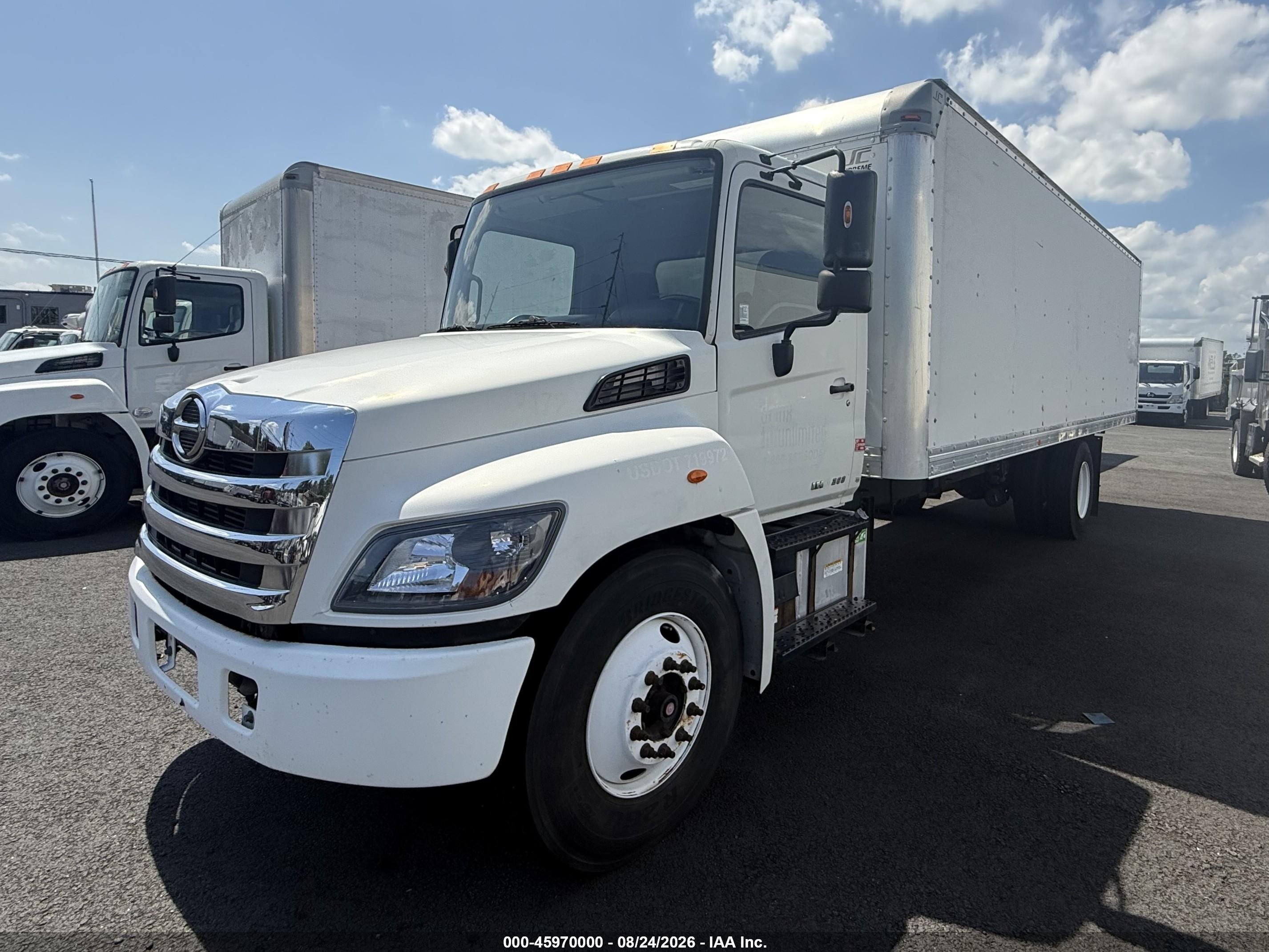 2015 Hino 268a VIN 5PVNJ8JT9F4S56181 IAAI salvage auction — Normal Wear, Clear (New Jersey), sold $18,950 on 2026-09-18 (photo 1)