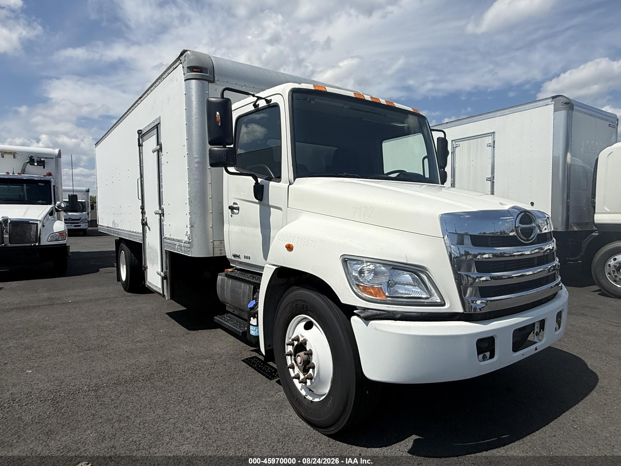 2015 Hino 268a VIN 5PVNJ8JT9F4S56181 IAAI salvage auction — Normal Wear, Clear (New Jersey), sold $18,950 on 2026-09-18 (photo 2)
