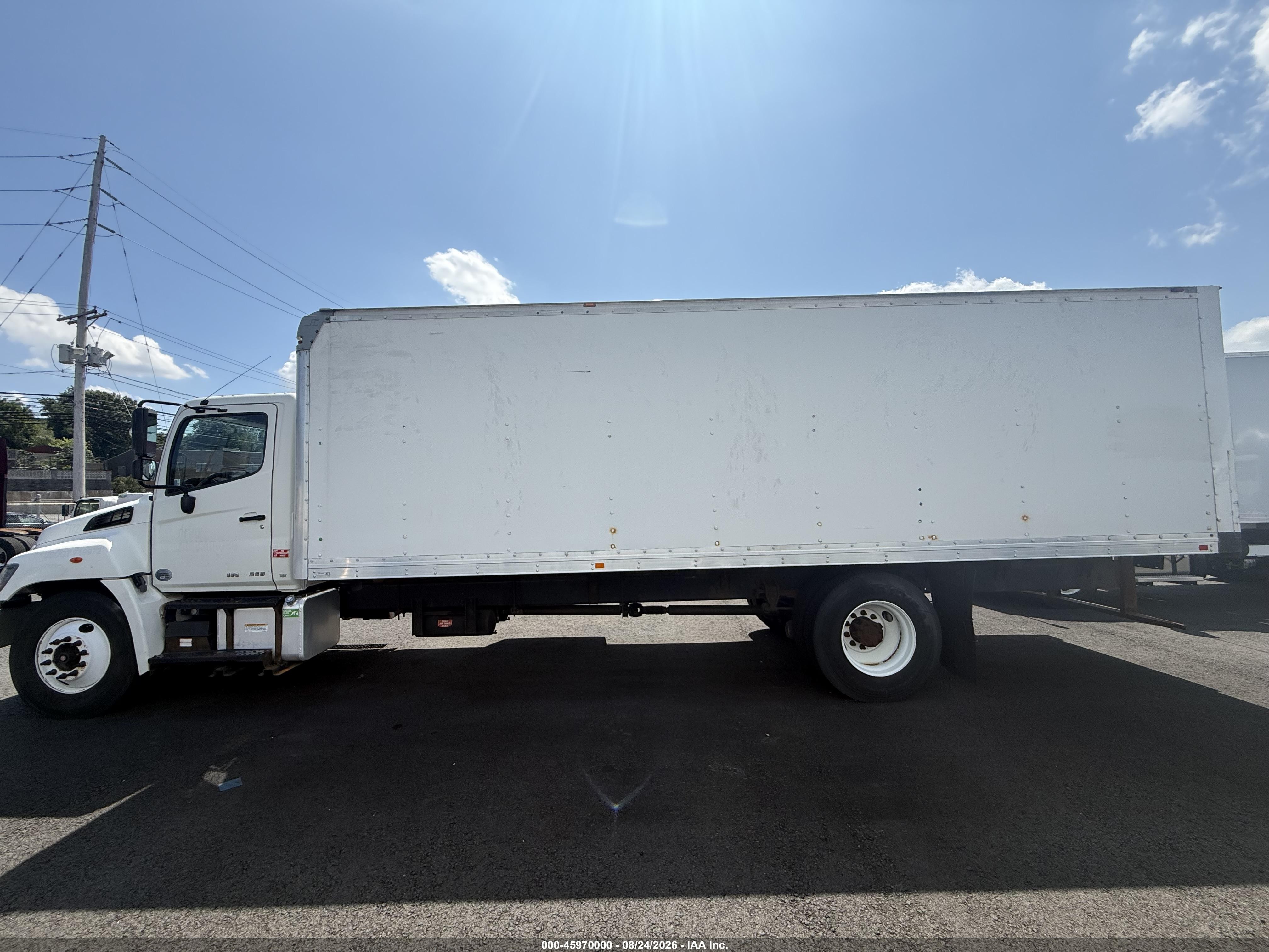 2015 Hino 268a VIN 5PVNJ8JT9F4S56181 IAAI salvage auction — Normal Wear, Clear (New Jersey), sold $18,950 on 2026-09-18 (photo 6)