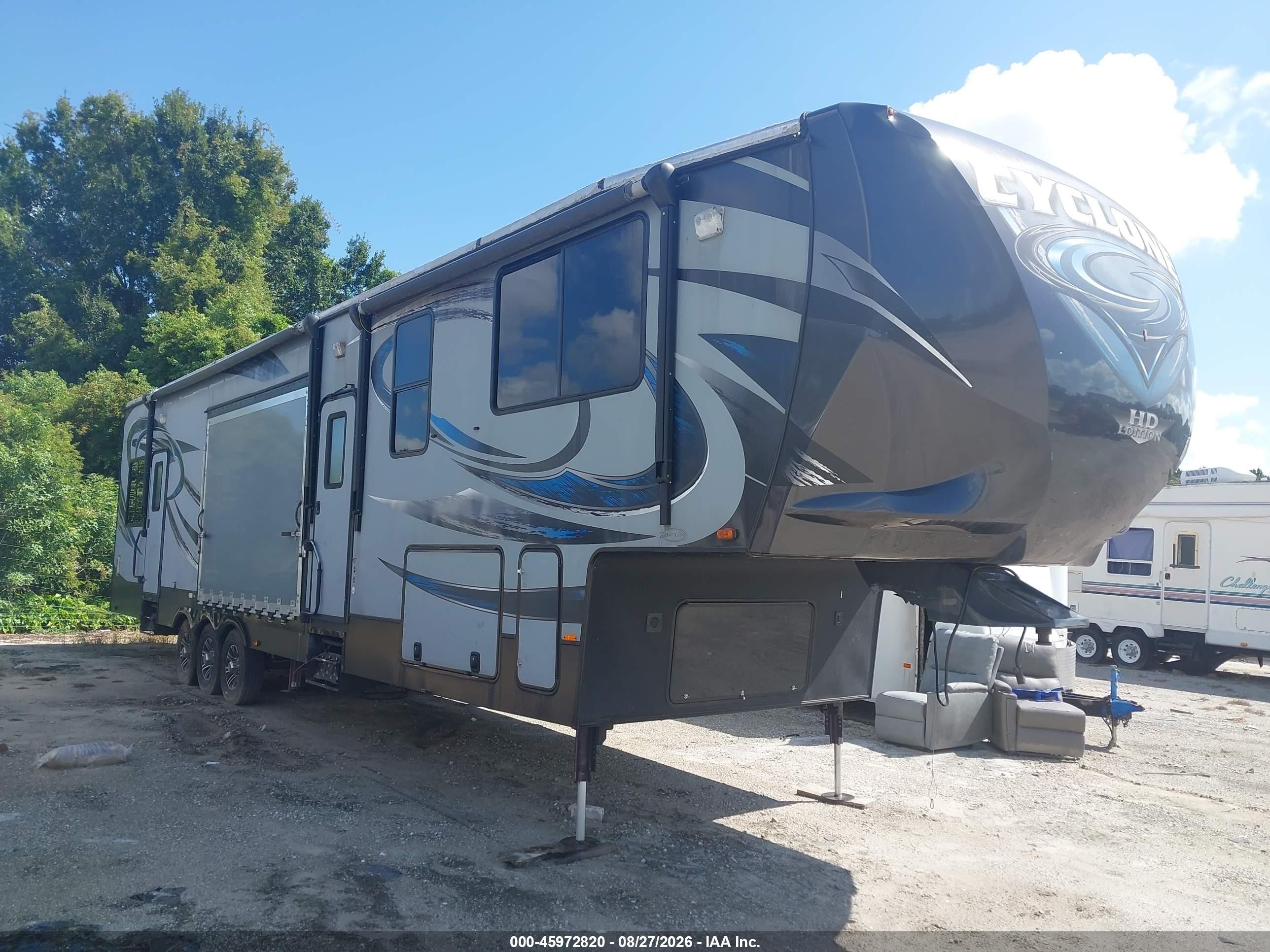2015 Heartland 4200 Cyclone VIN 5SFCG443XFE287683 IAAI salvage auction — Storm Damage, Clear (Florida), sold $3,400 on 2026-09-09 (photo 1)