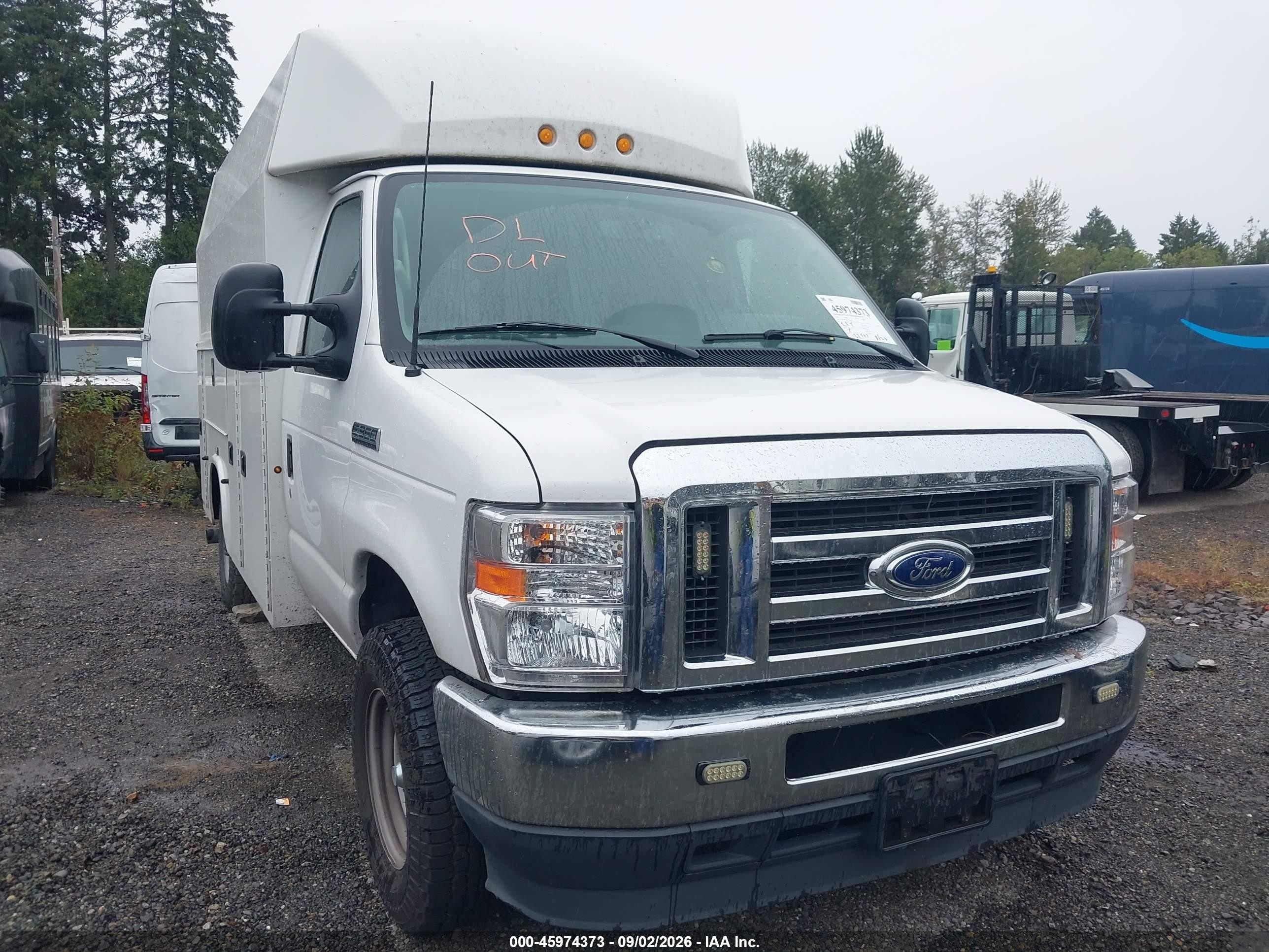2022 Ford E-350 VIN 1FDWE3FN1NDC40489 — IAAI salvage auction photo