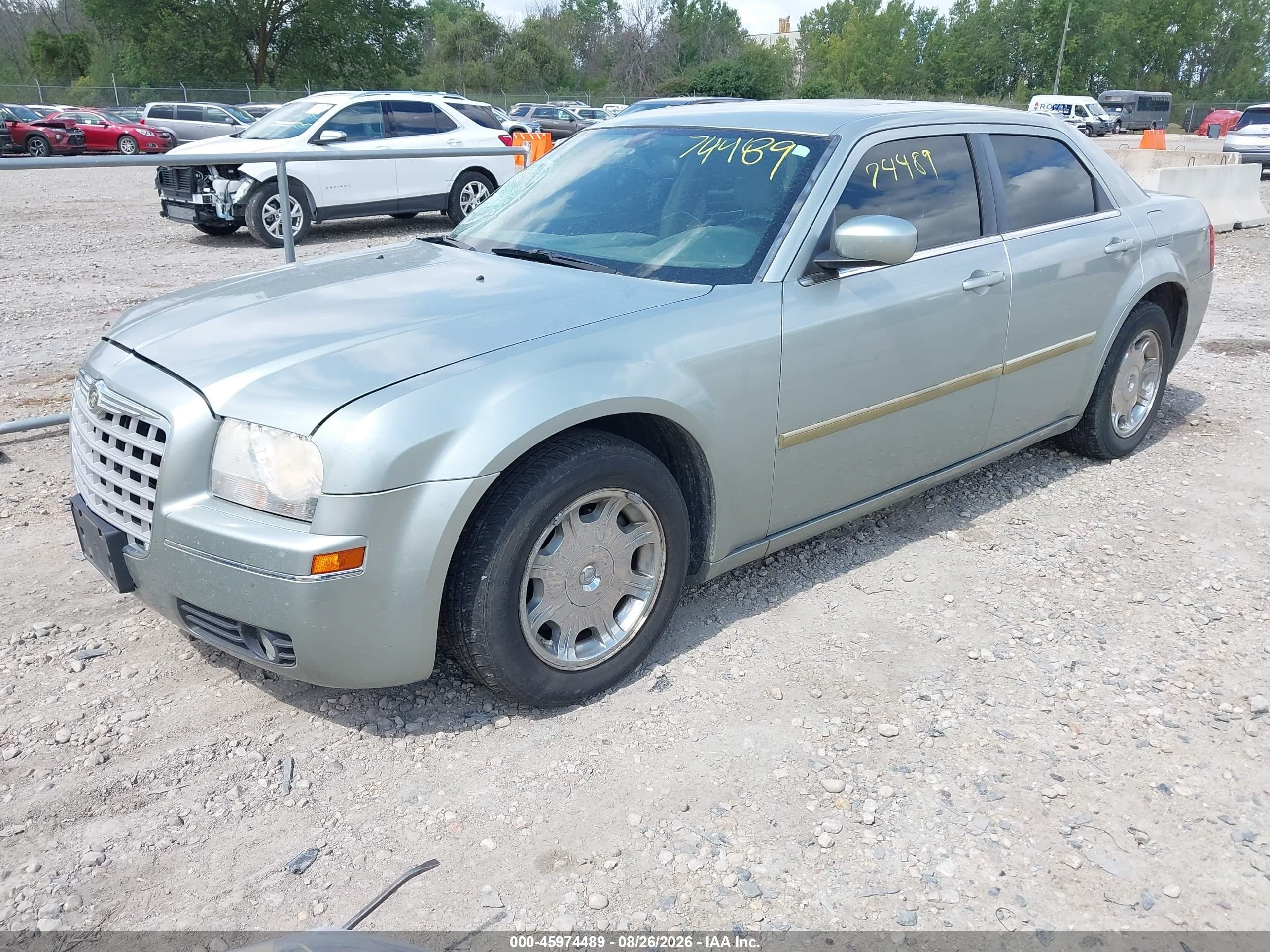 2006 Chrysler 300 VIN 2C3KA53G06H120983 IAAI salvage auction — Side, Clear (Wisconsin), sold $775 on 2026-09-25 (photo 2)