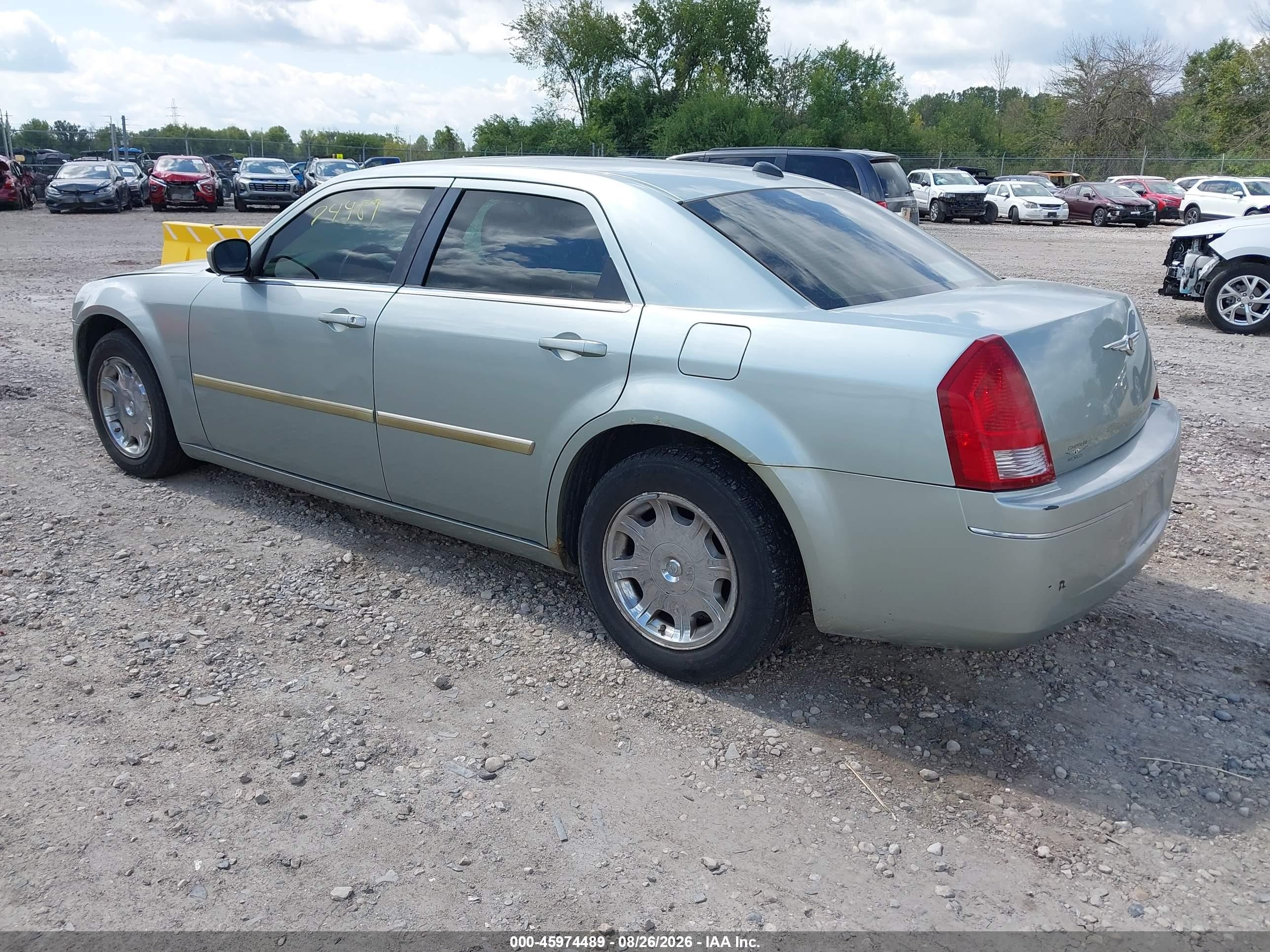 2006 Chrysler 300 VIN 2C3KA53G06H120983 IAAI salvage auction — Side, Clear (Wisconsin), sold $775 on 2026-09-25 (photo 3)