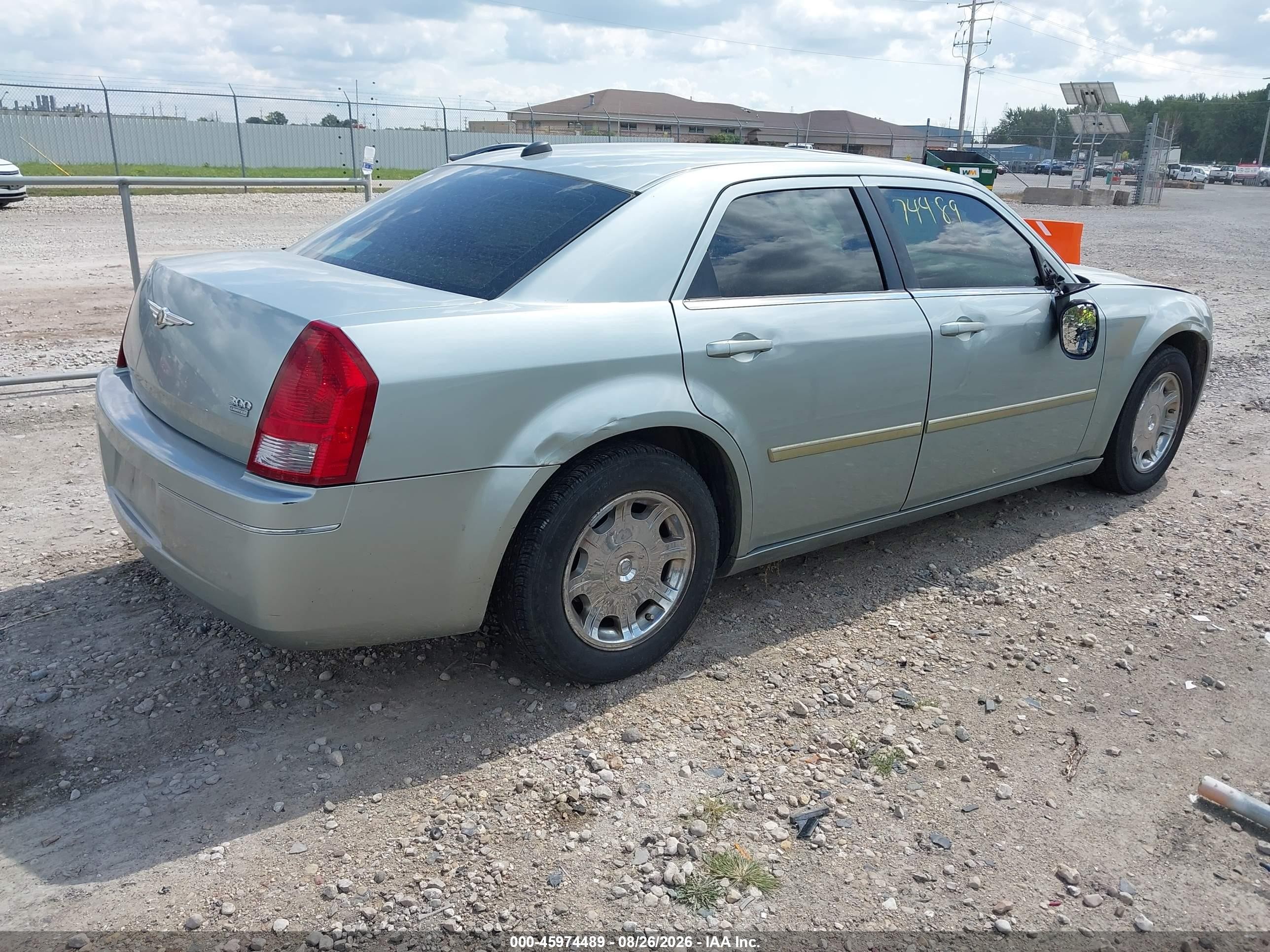 2006 Chrysler 300 VIN 2C3KA53G06H120983 IAAI salvage auction — Side, Clear (Wisconsin), sold $775 on 2026-09-25 (photo 4)