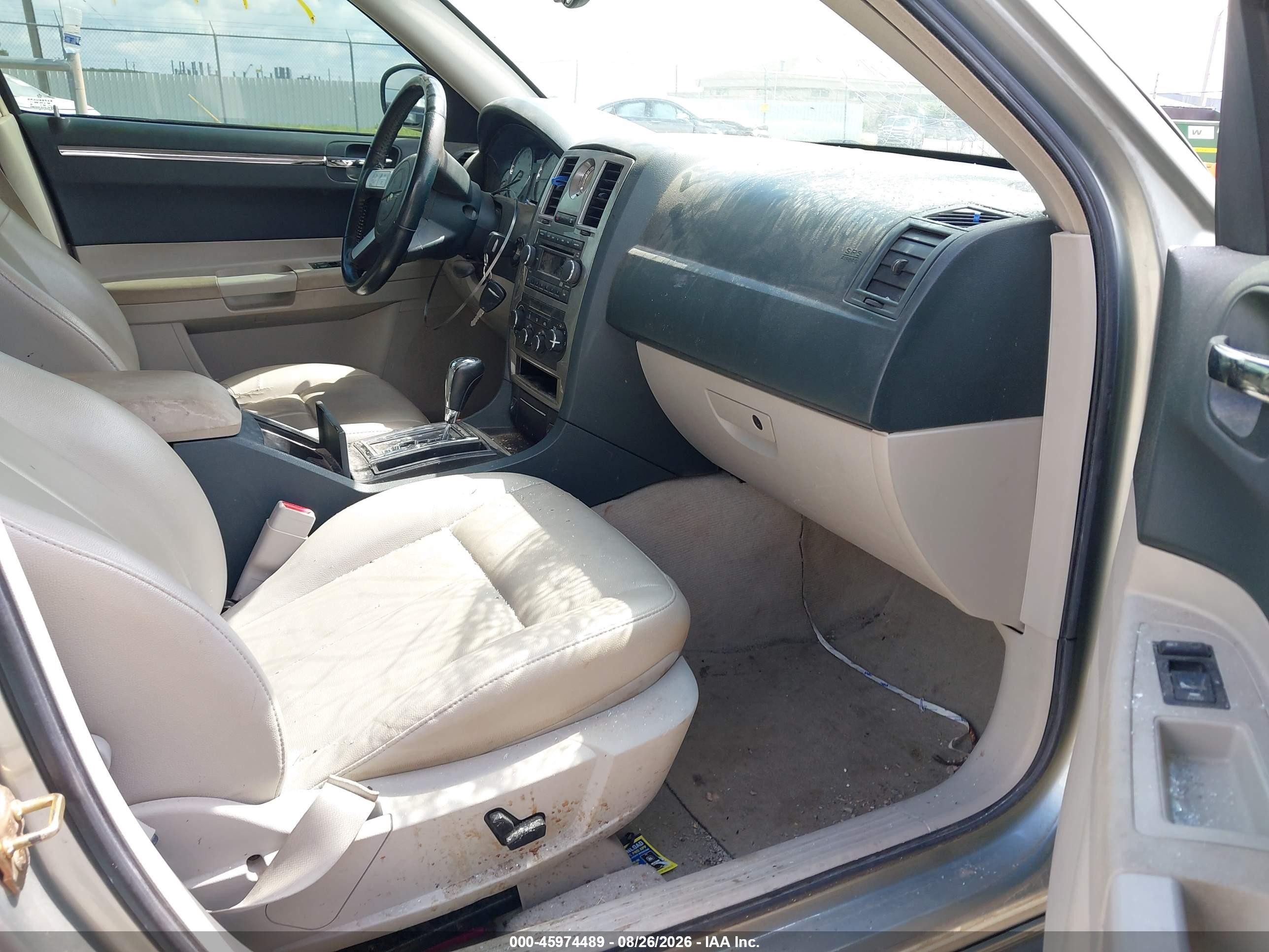 2006 Chrysler 300 VIN 2C3KA53G06H120983 IAAI salvage auction — Side, Clear (Wisconsin), sold $775 on 2026-09-25 (photo 5)