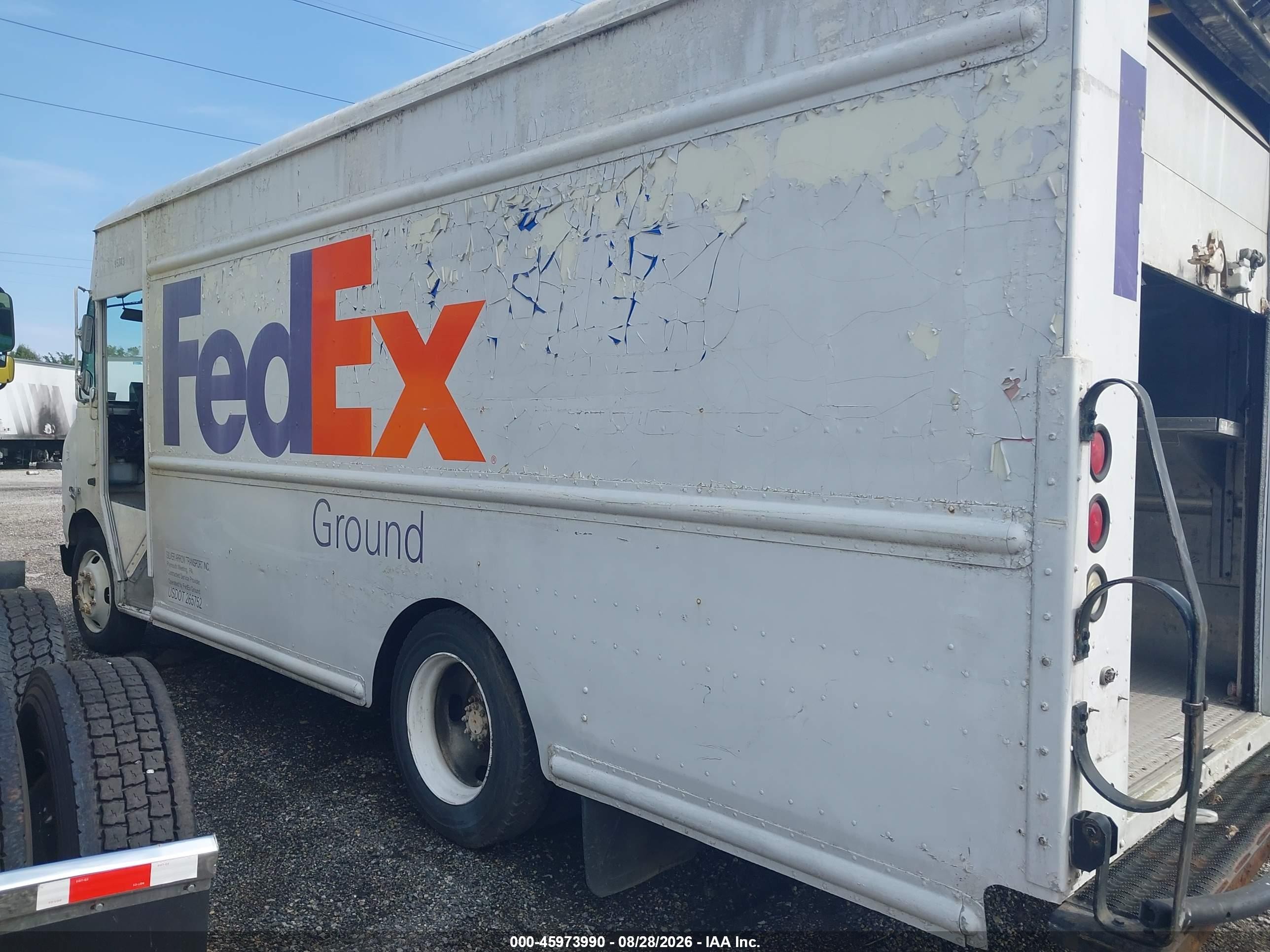 1998 International VIN 1HTMGABK4WA019965 IAAI salvage auction — Front End, Salvage (Pennsylvania), sold $900 on 2026-09-11 (photo 3)