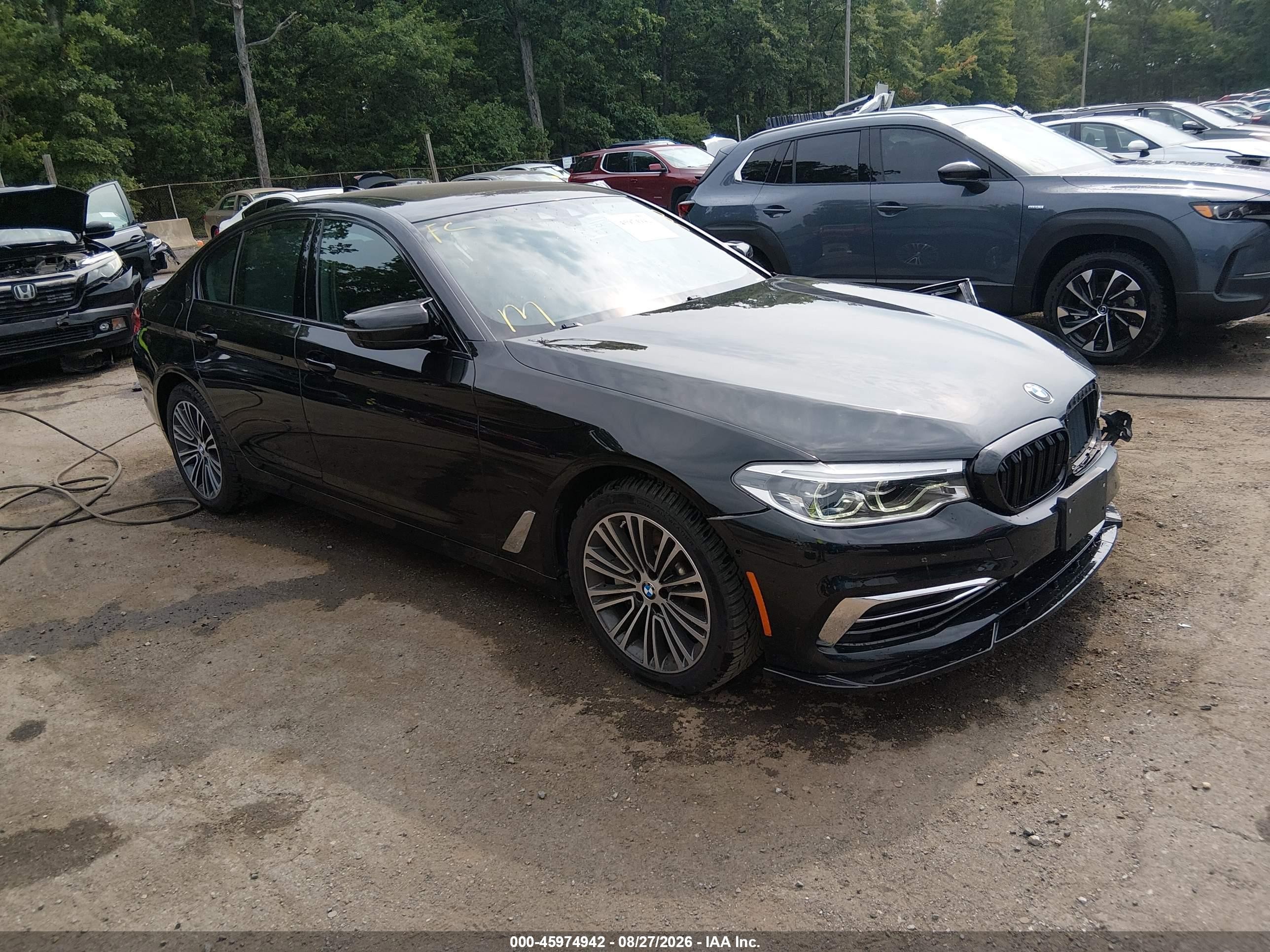 2019 BMW 5 Series VIN WBAJE7C57KWD55446 — IAAI salvage auction photo