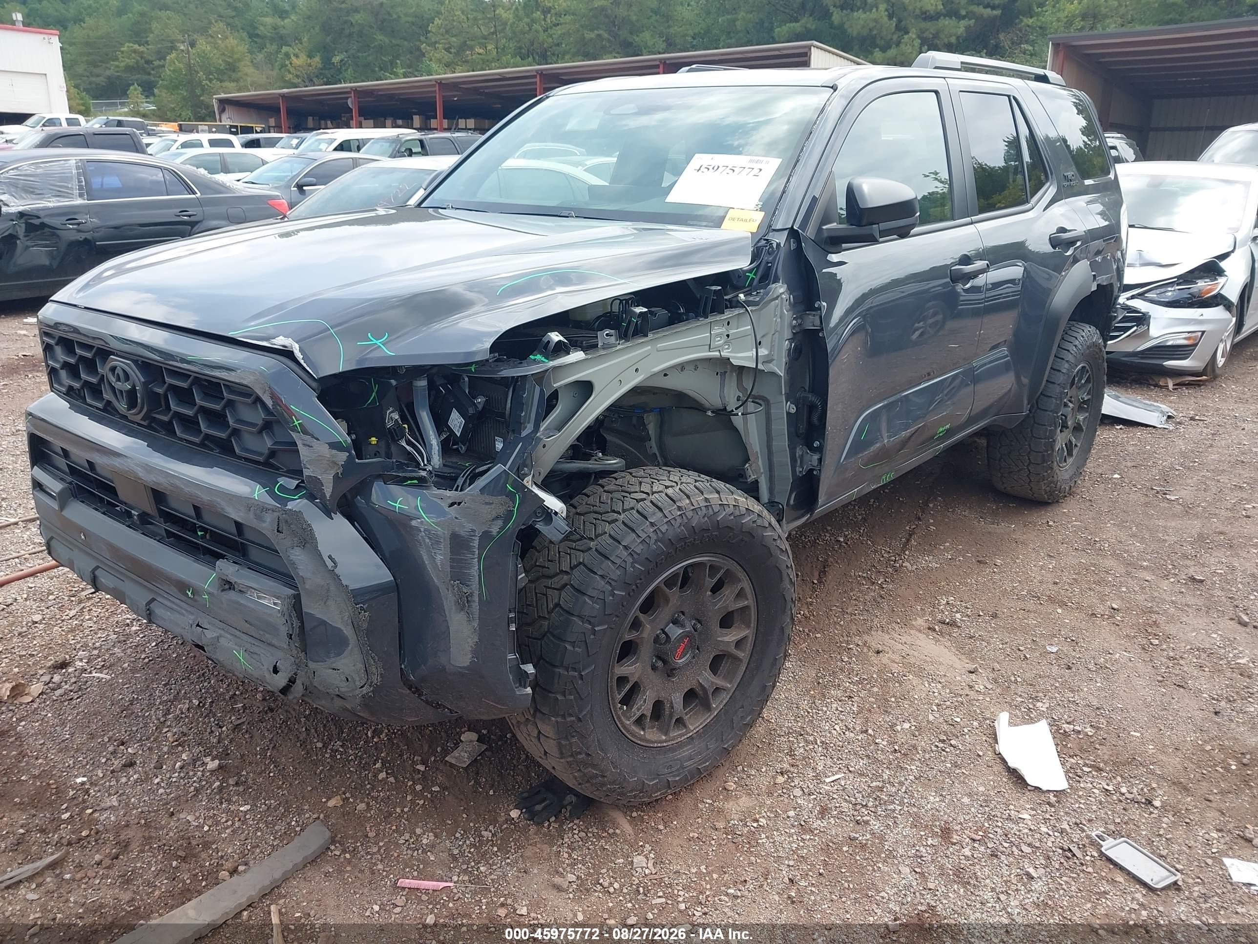 2025 Toyota 4Runner VIN JTEVA5BR0S5070174 IAAI salvage auction — Front & Rear, Salvage (Alabama), sold $31,000 on 2026-09-25 (photo 2)