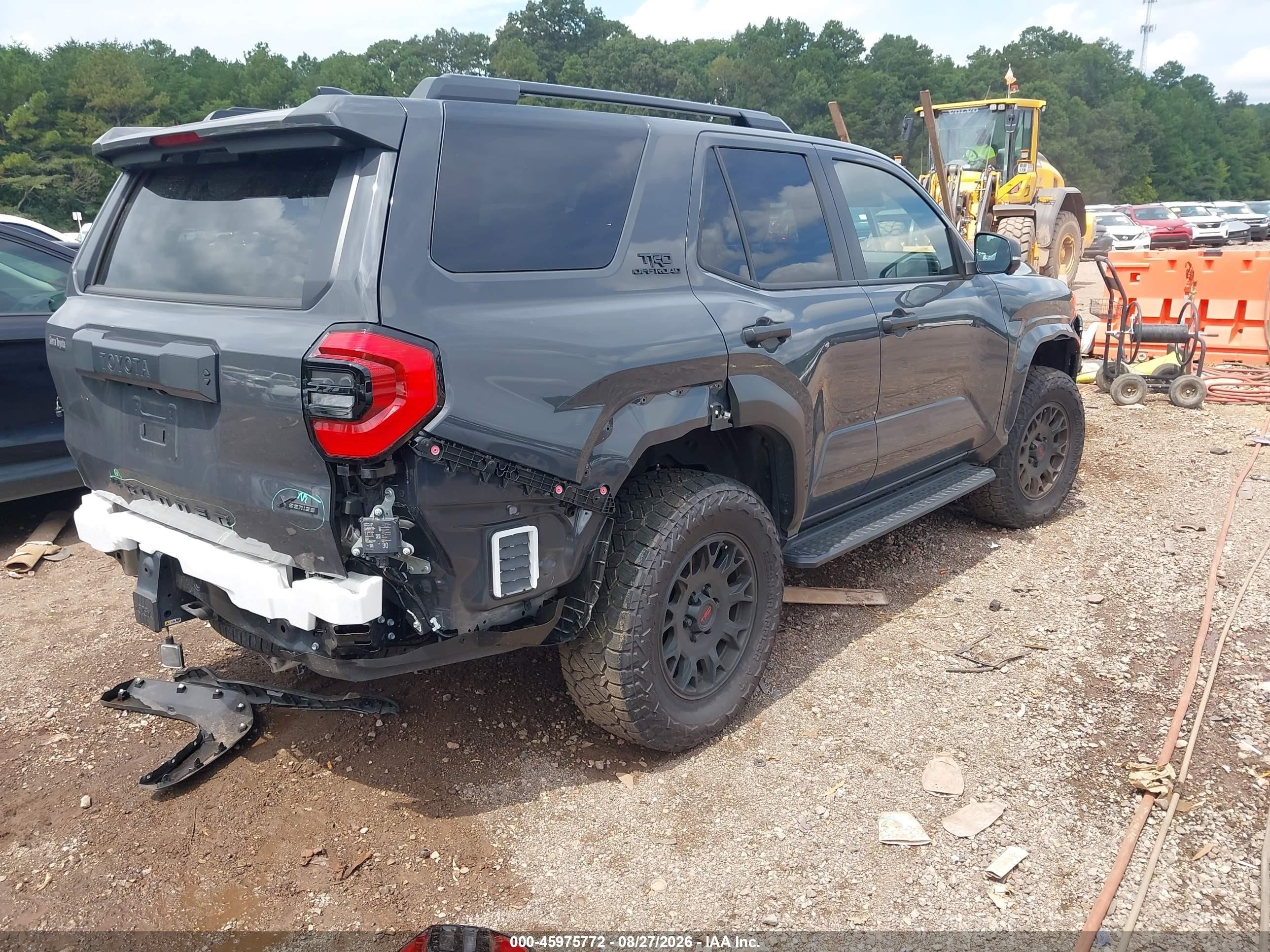 2025 Toyota 4Runner VIN JTEVA5BR0S5070174 IAAI salvage auction — Front & Rear, Salvage (Alabama), sold $31,000 on 2026-09-25 (photo 4)