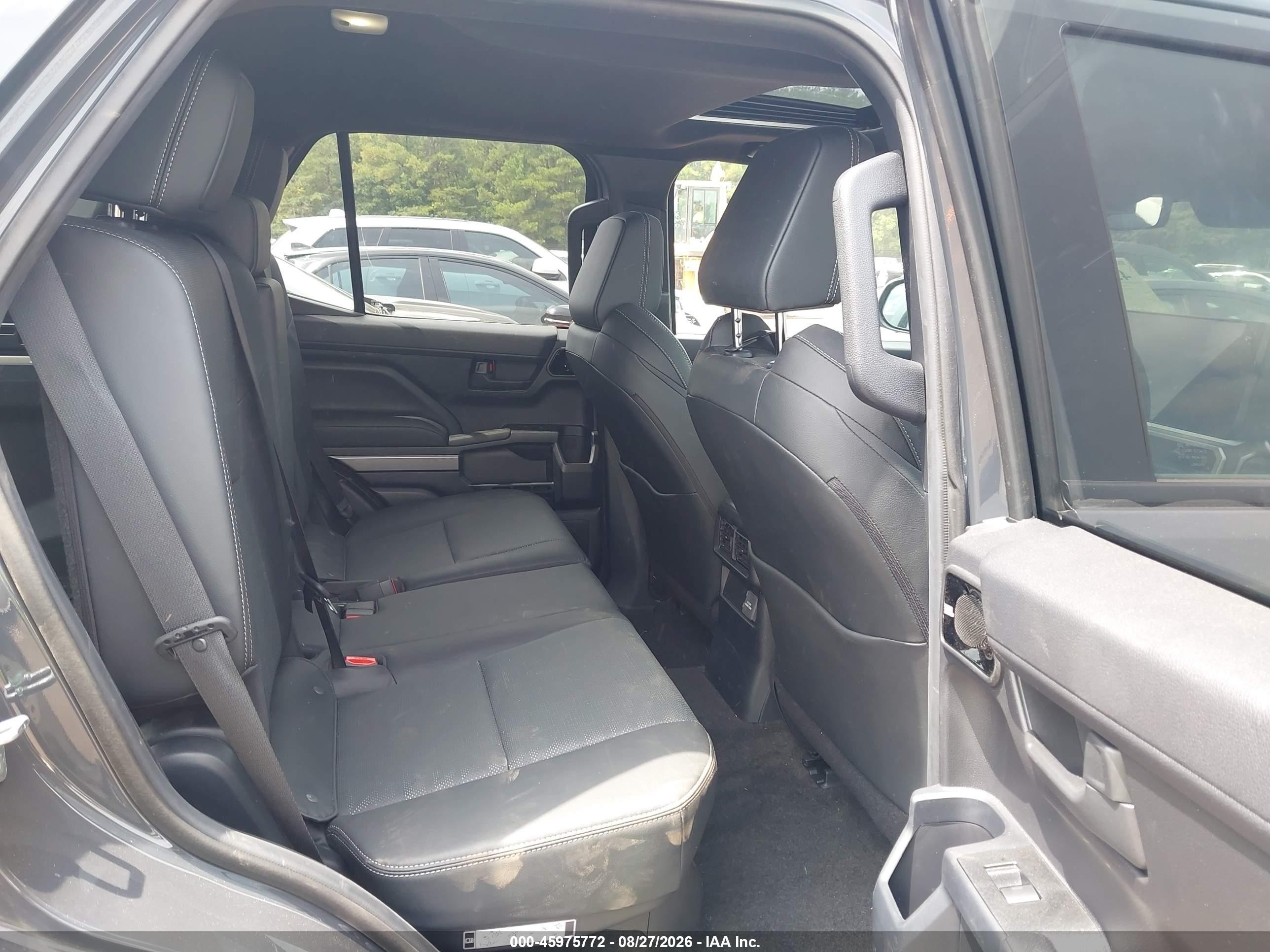 2025 Toyota 4Runner VIN JTEVA5BR0S5070174 IAAI salvage auction — Front & Rear, Salvage (Alabama), sold $31,000 on 2026-09-25 (photo 8)