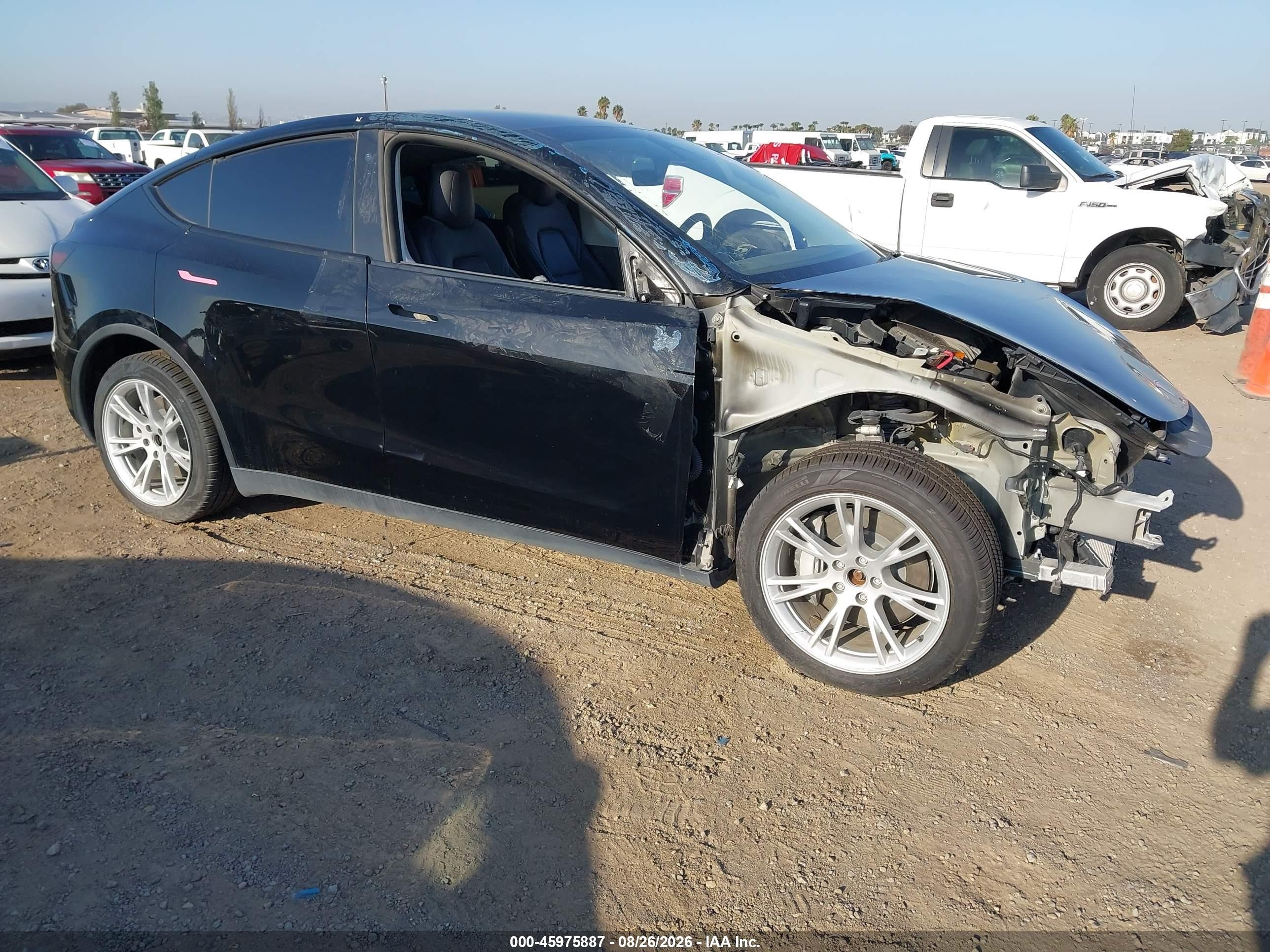 2022 Tesla Model Y VIN 7SAYGDEE9NF537567 — IAAI salvage auction photo