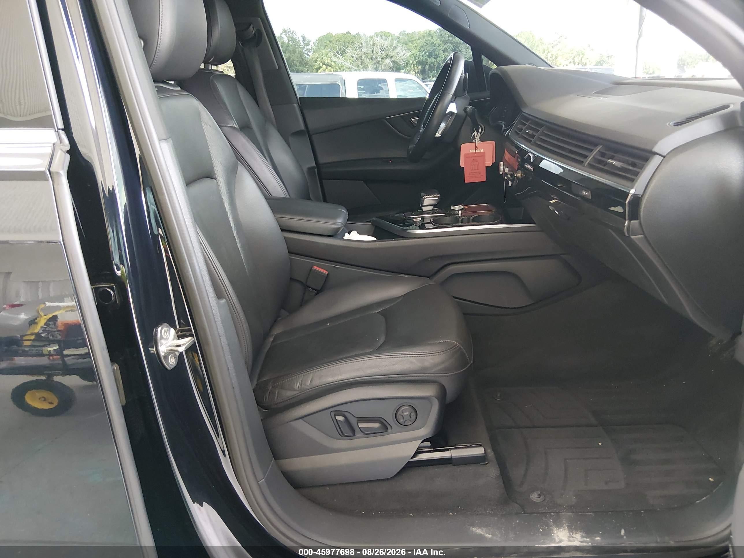 2017 Audi Q7 VIN WA1LAAF73HD053942 IAAI salvage auction — Front End, Rebuildable (Florida), sold $3,400 on 2026-09-19 (photo 5)