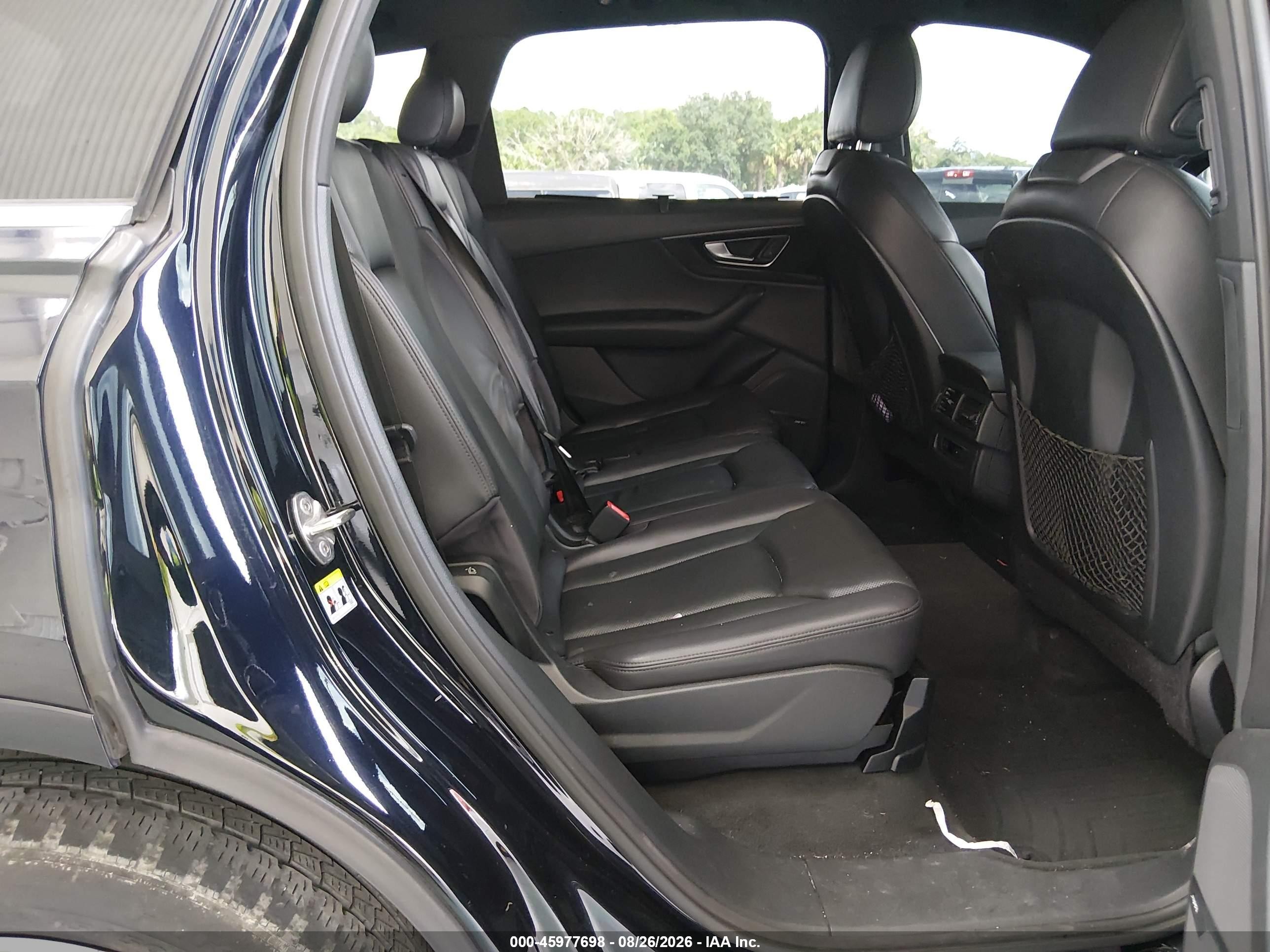 2017 Audi Q7 VIN WA1LAAF73HD053942 IAAI salvage auction — Front End, Rebuildable (Florida), sold $3,400 on 2026-09-19 (photo 8)