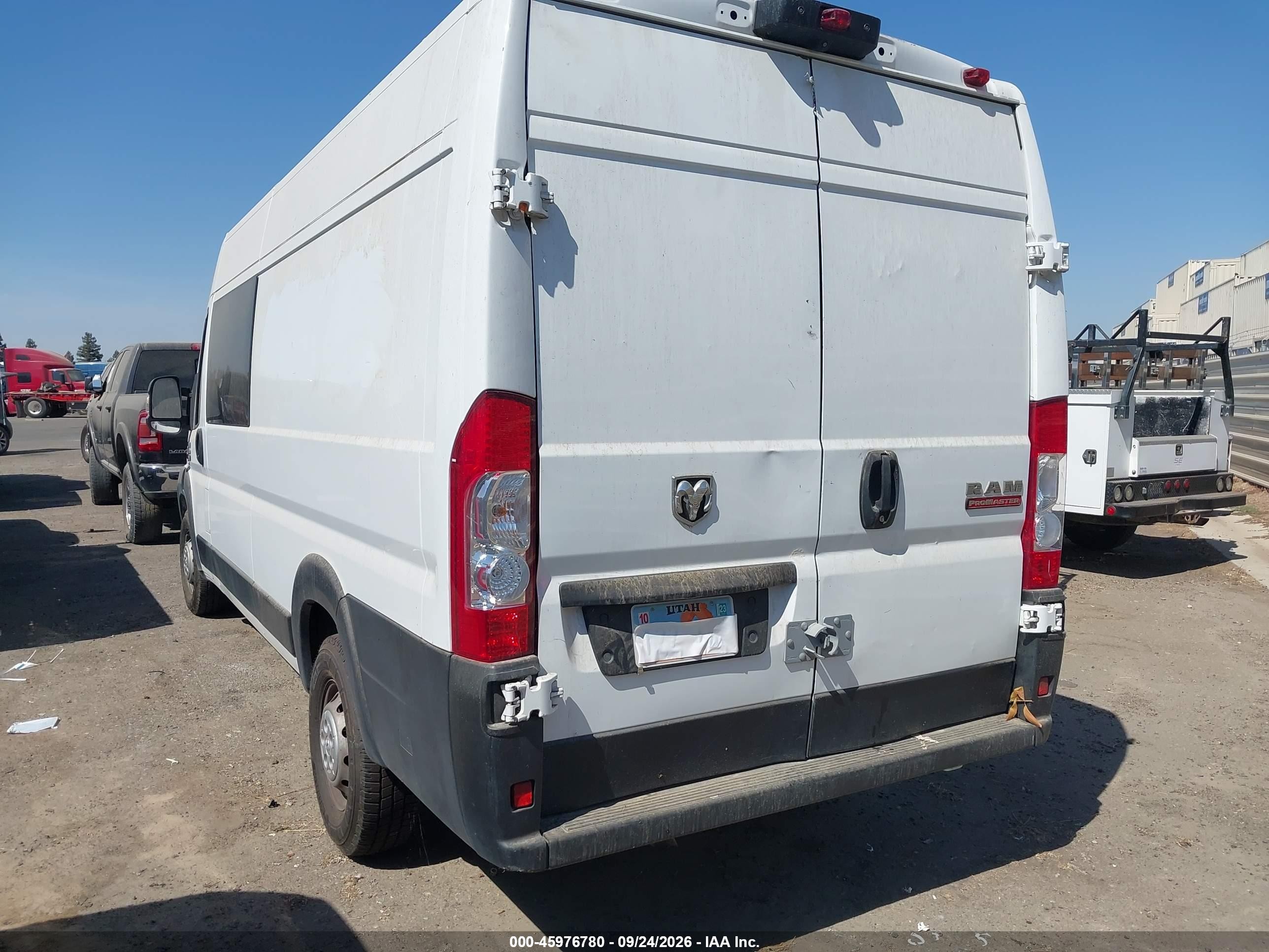 2022 Ram ProMaster 3500 VIN 3C6MRVJG6NE138311 IAAI salvage auction — Normal Wear, Clear (California), sold $14,200 on 2026-09-29 (photo 3)