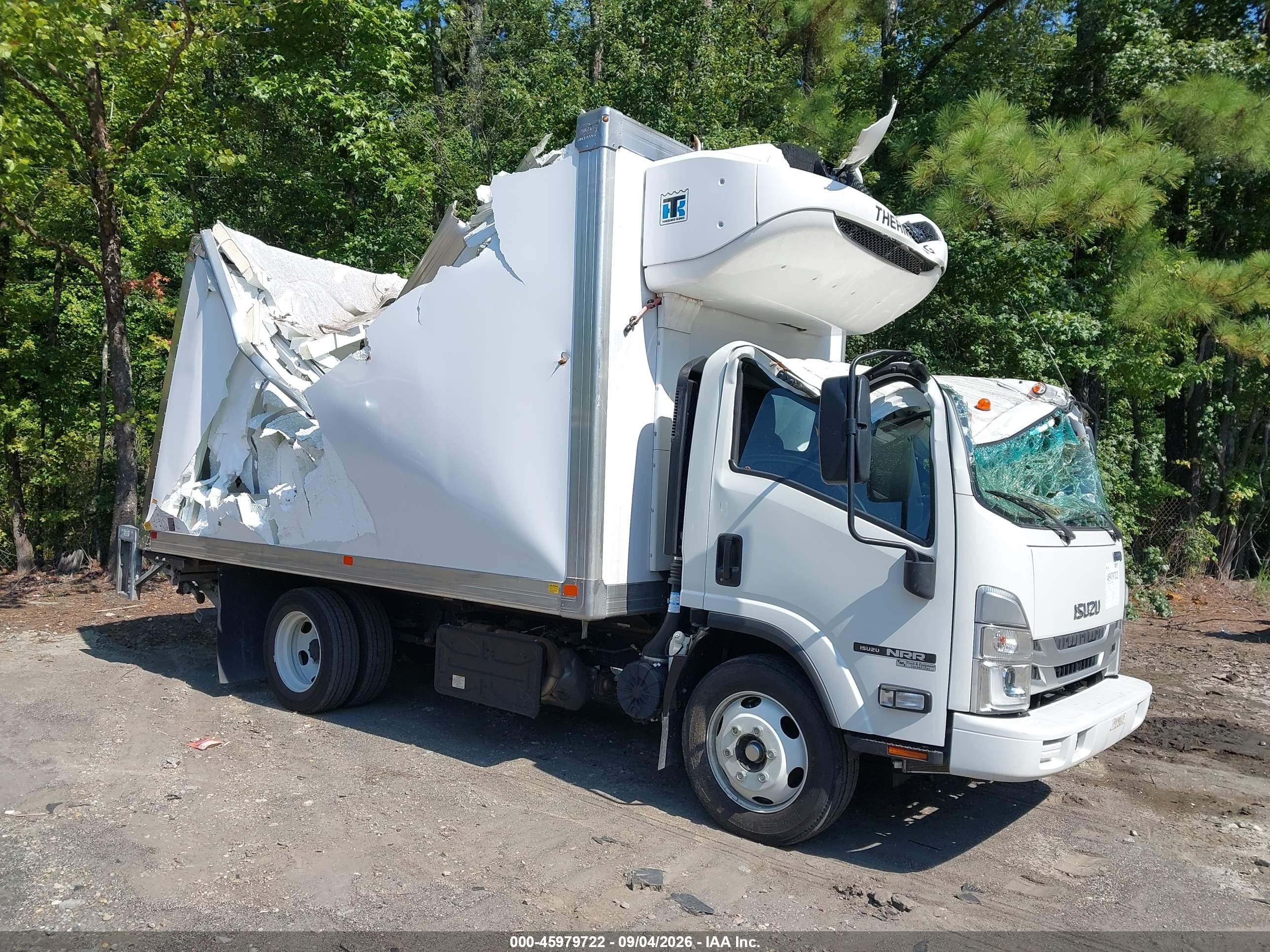 2024 Isuzu NRR VIN JALE5W161R7300582 — IAAI salvage auction photo