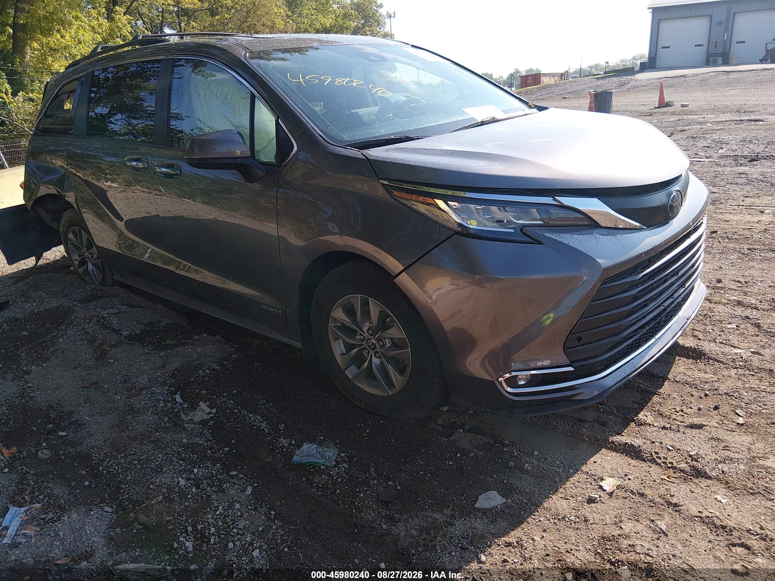 2021 Toyota Sienna VIN 5TDJRKEC0MS066866 — IAAI salvage auction photo