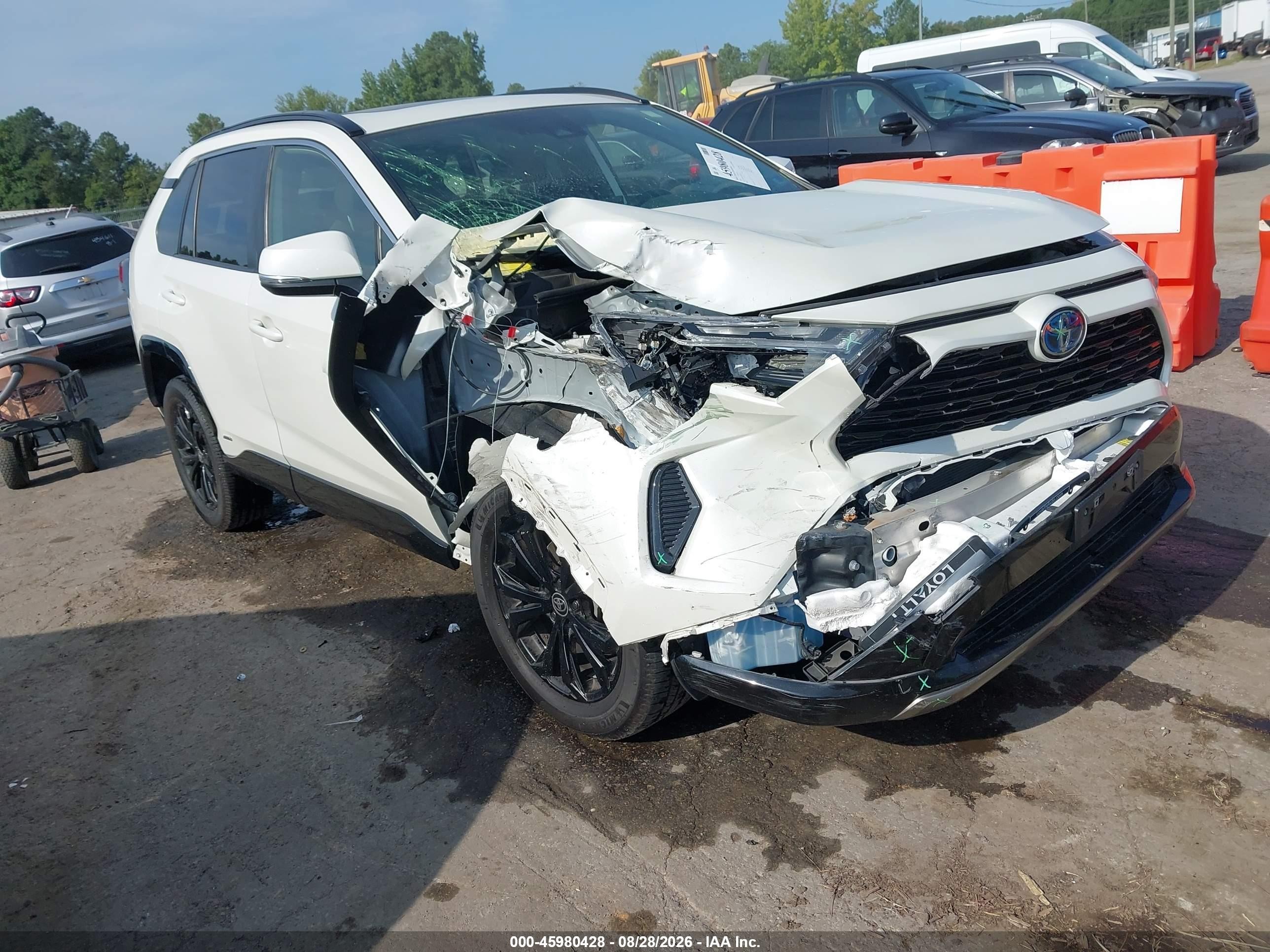 2022 Toyota RAV4 Hybrid VIN JTM16RFV7ND531562 — IAAI salvage auction photo
