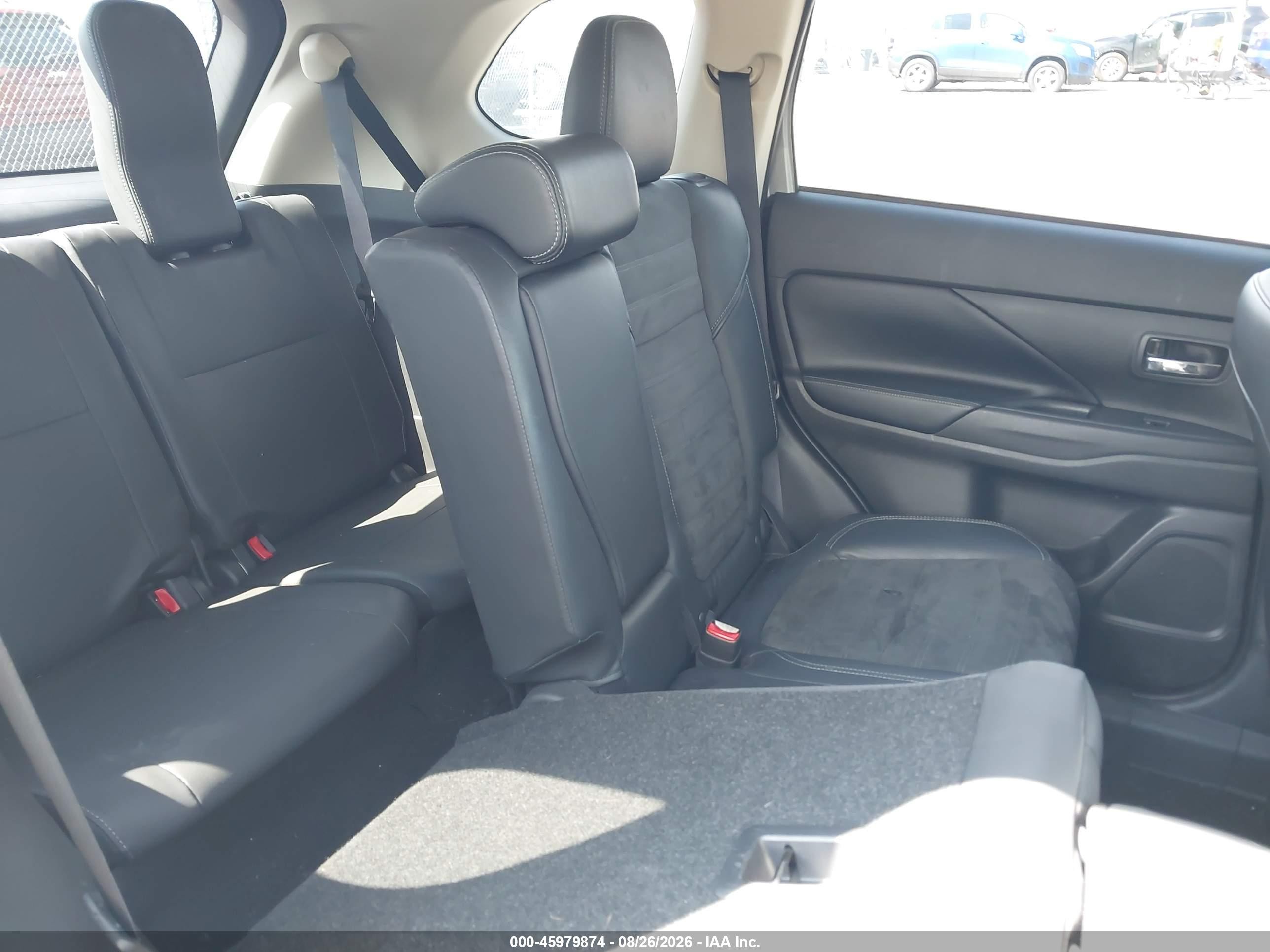 2020 Mitsubishi Outlander VIN JA4AZ3A38LZ007339 IAAI salvage auction — Unknown, Mv-907A (New York), sold $4,700 on 2026-09-17 (photo 8)