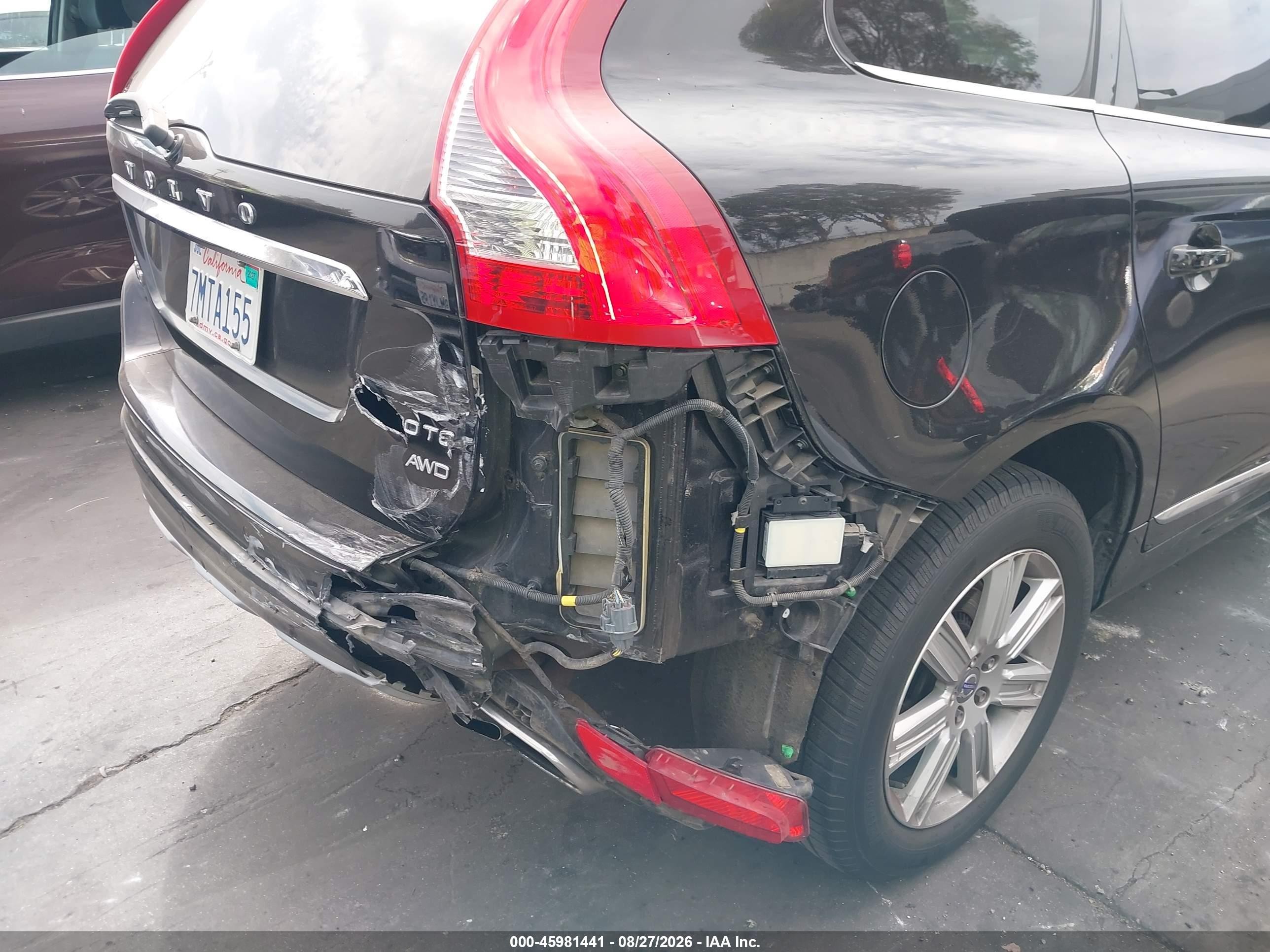 2016 Volvo Xc60 VIN YV4902RM6G2797603 IAAI salvage auction — Rear End, Salvage Certificate (California), sold $4,300 on 2026-09-30 (photo 6)