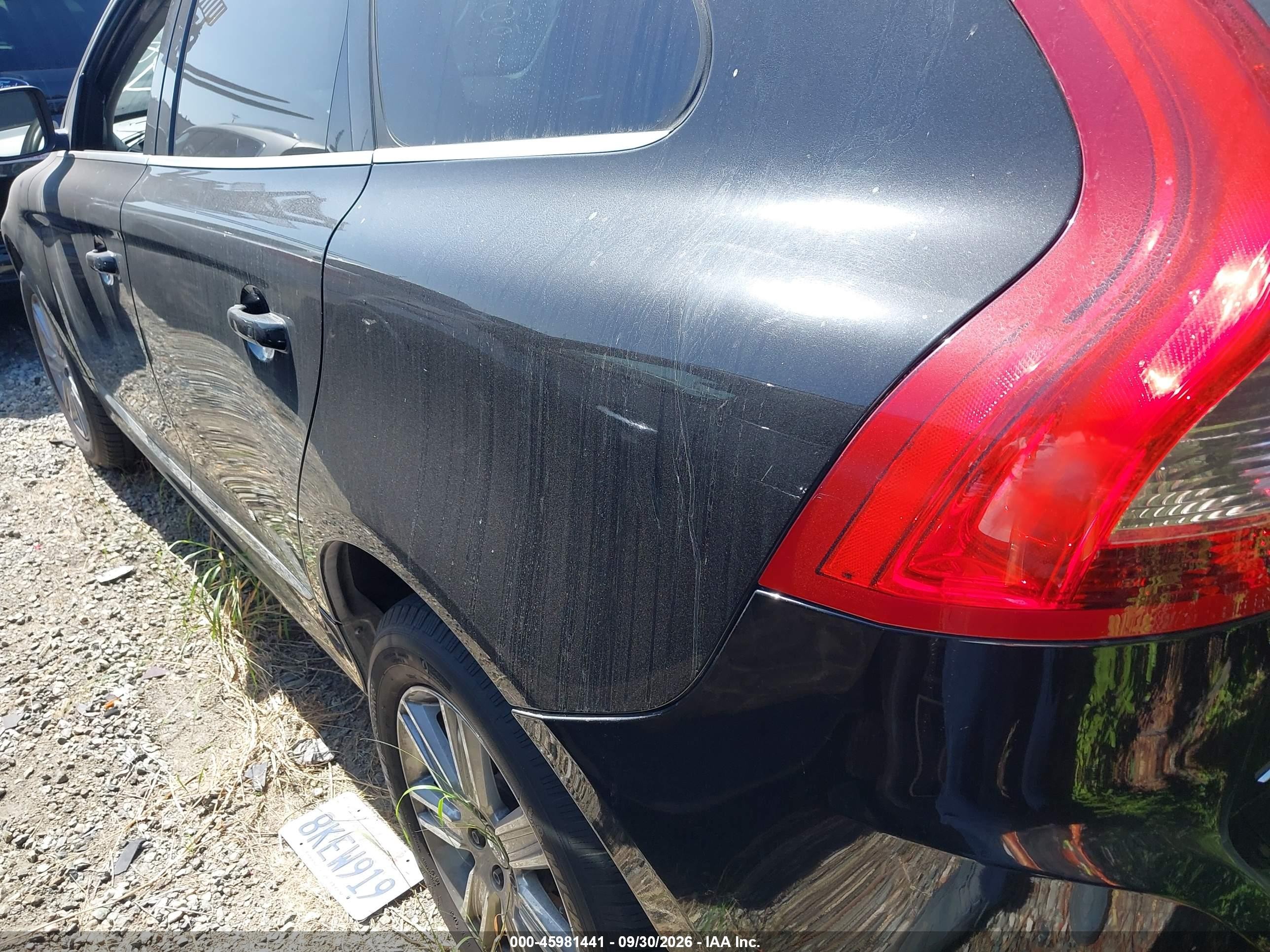 2016 Volvo Xc60 VIN YV4902RM6G2797603 IAAI salvage auction — Rear End, Salvage Certificate (California), sold $4,300 on 2026-09-30 (photo 3)