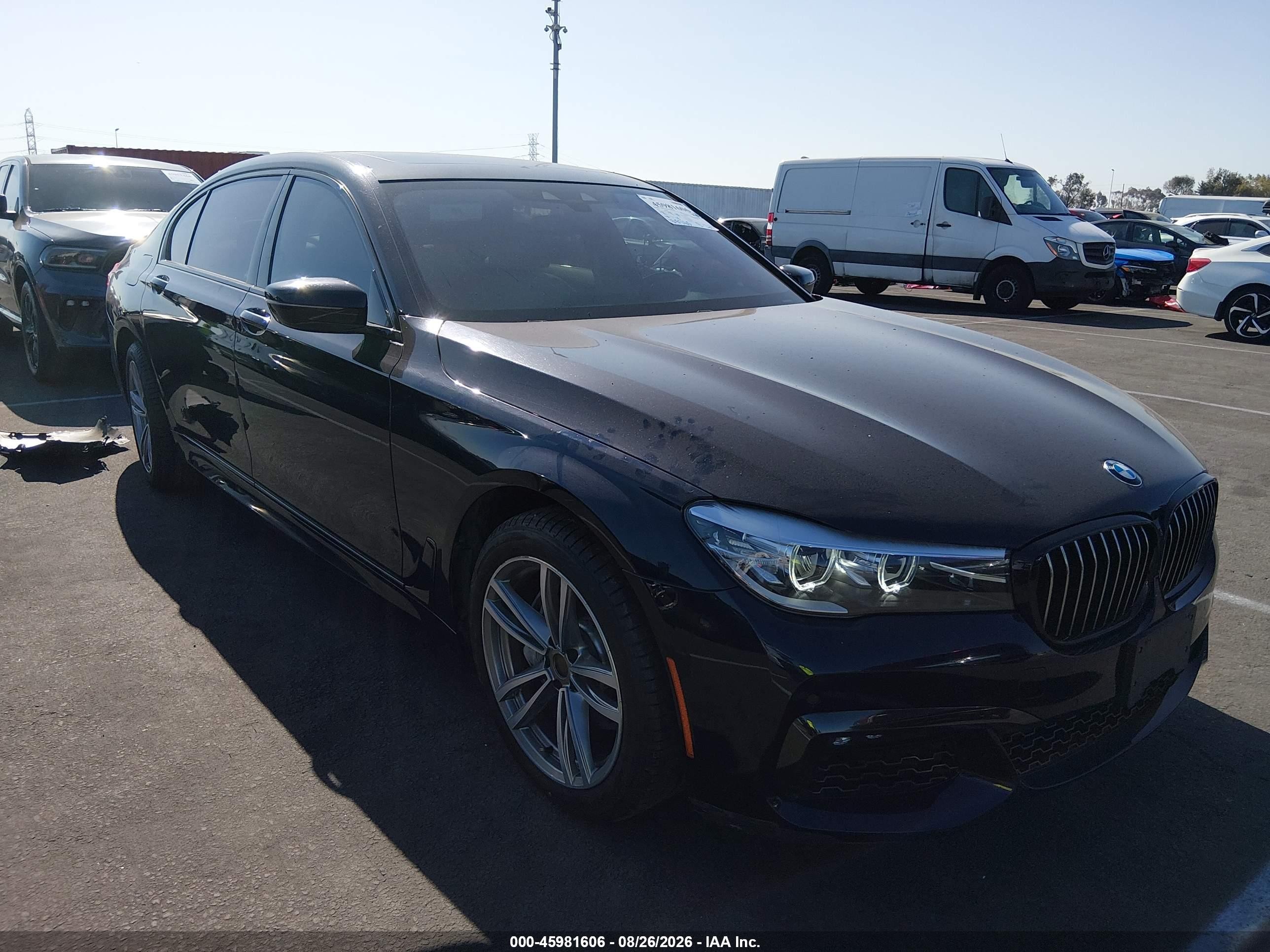 2019 BMW 7 Series VIN WBA7E2C51KB217712 — IAAI salvage auction photo