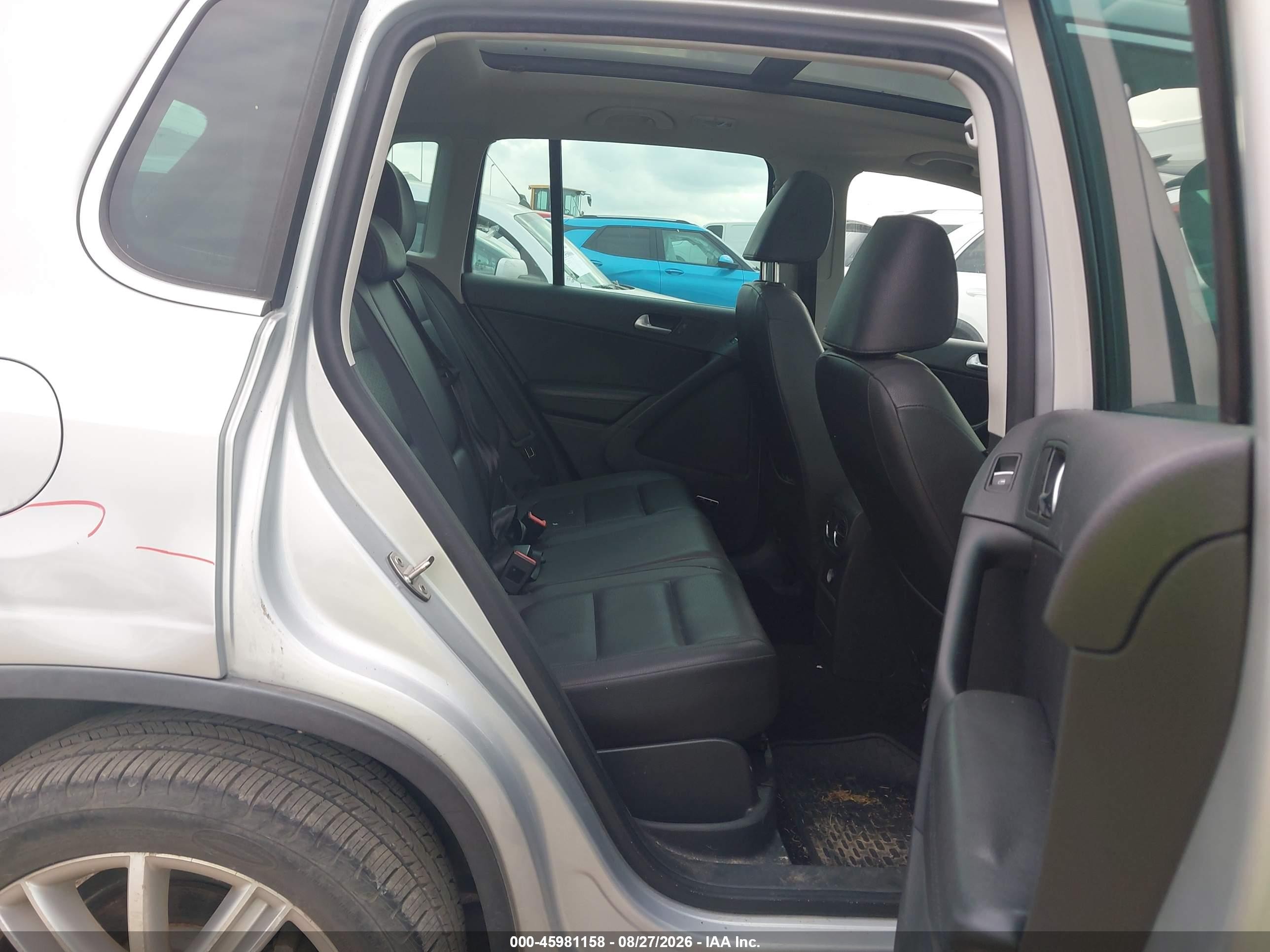 2014 Volkswagen Tiguan VIN WVGAV3AX4EW622202 IAAI salvage auction — Water/Flood, Salvage (Texas), sold $625 on 2026-10-05 (photo 8)