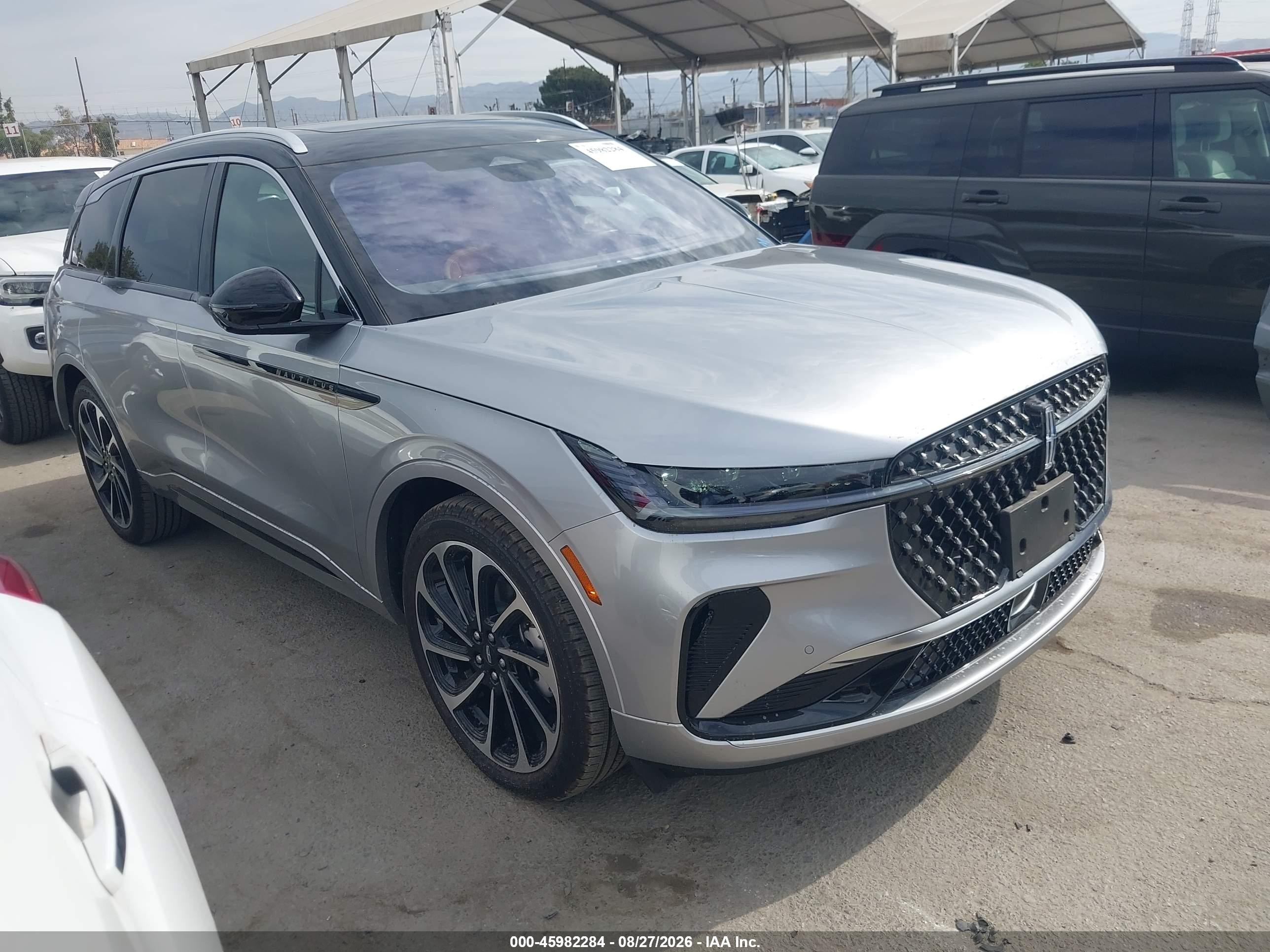 2025 Lincoln Nautilus VIN 5LMPJ9J49SJ963423 — IAAI salvage auction photo