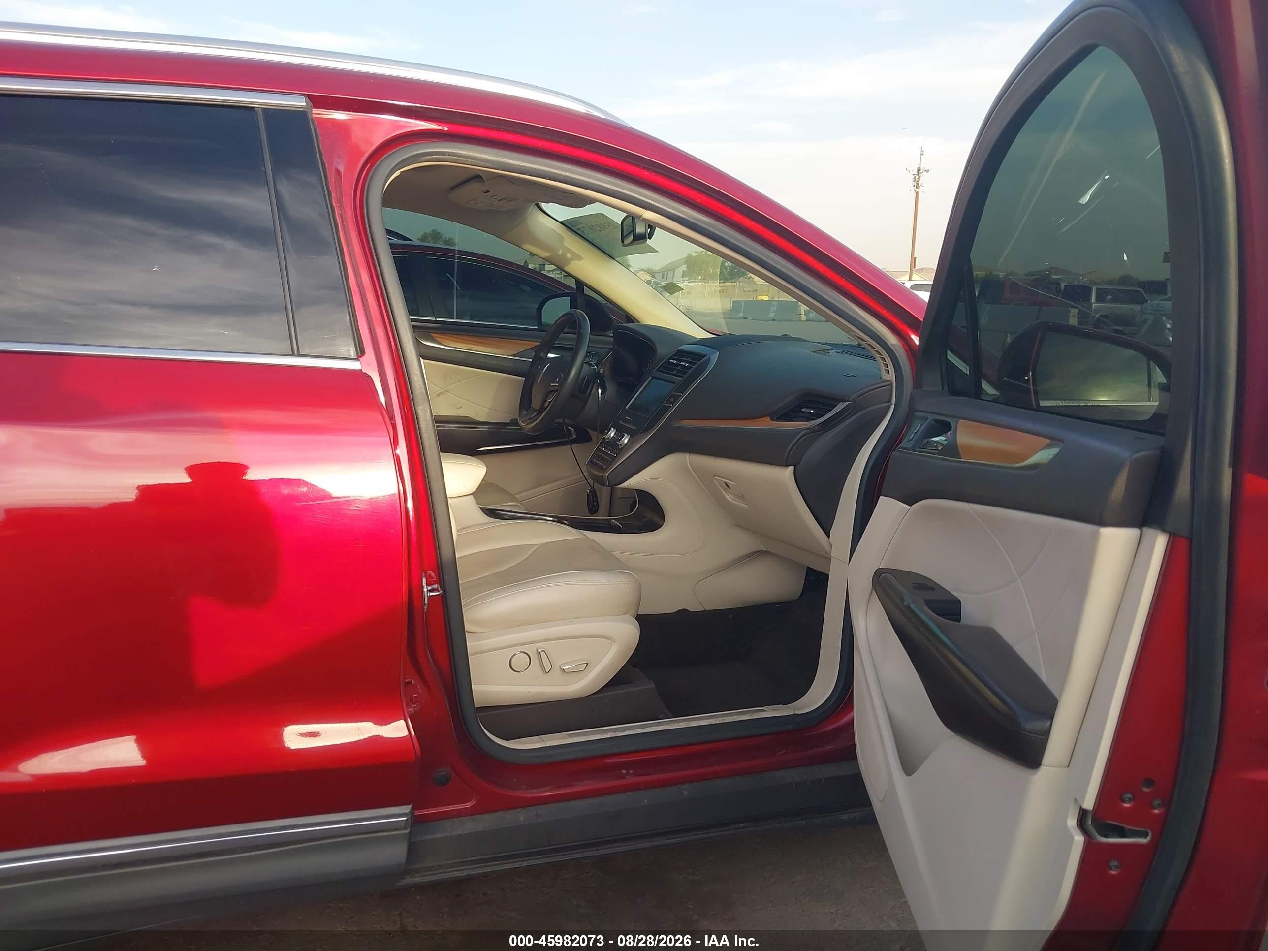 2015 Lincoln Mkc VIN 5LMCJ1A97FUJ32339 IAAI salvage auction — Front End, Salvage (Arizona), sold $1,100 on 2026-09-12 (photo 5)