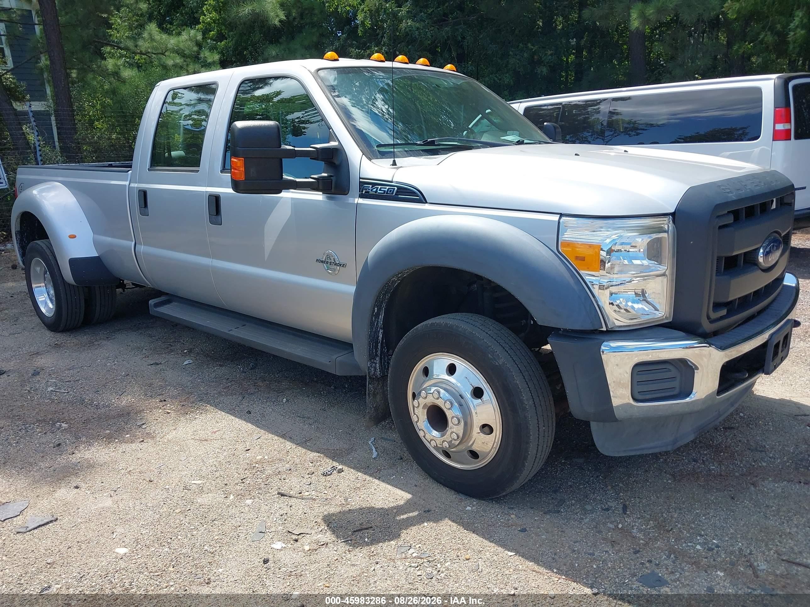 2016 Ford F-450 VIN 1FT8W4DT3GED31651 — IAAI salvage auction photo