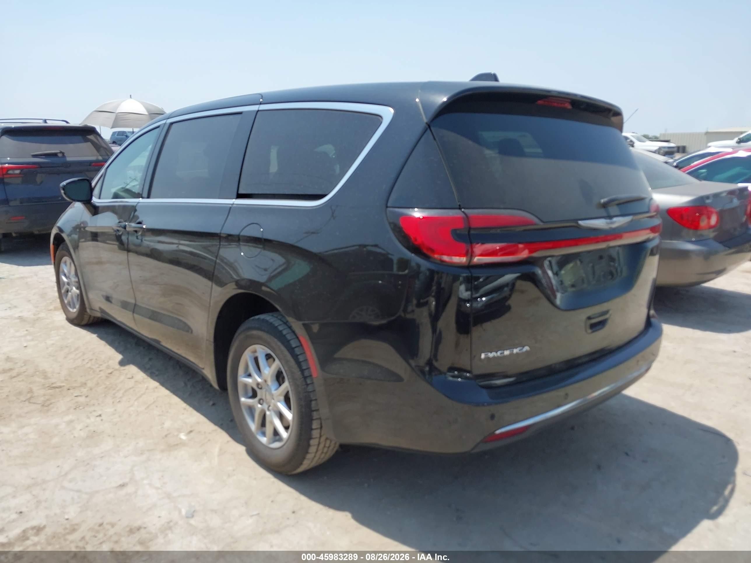 2025 Chrysler Pacifica VIN 2C4RC1BG6SR569653 IAAI salvage auction — Side, Enterprise Vehicles Clear Only (Indiana), sold $15,000 on 2026-09-09 (photo 3)