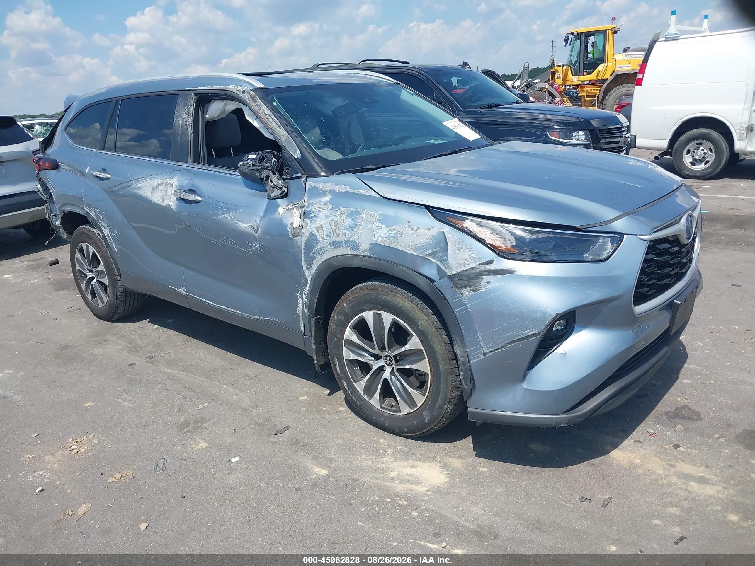 2024 Toyota Highlander Hybrid VIN 5TDKARAH1RS537842 — IAAI salvage auction photo