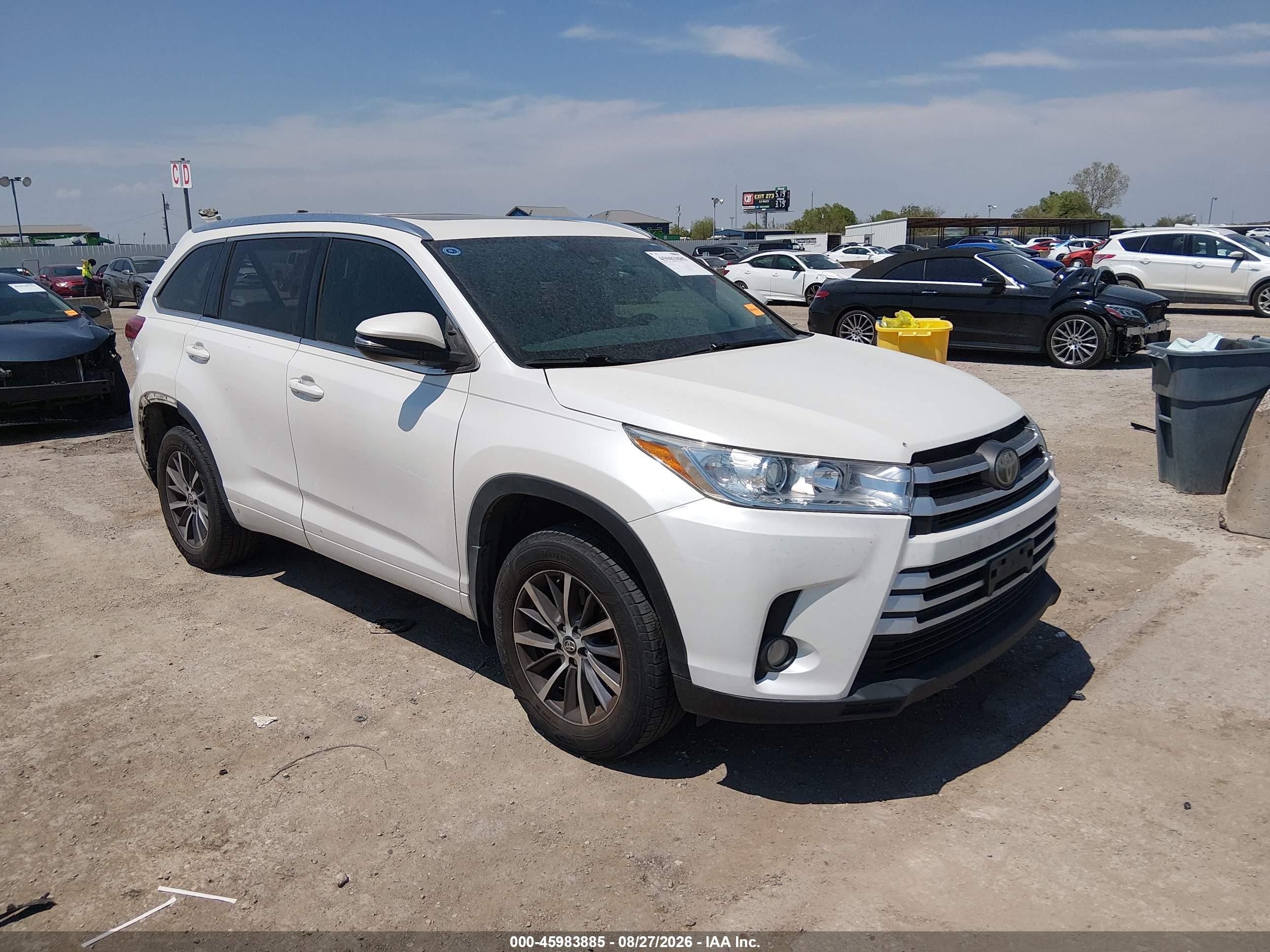 2018 Toyota Highlander VIN 5TDJZRFH1JS490944 — IAAI salvage auction photo