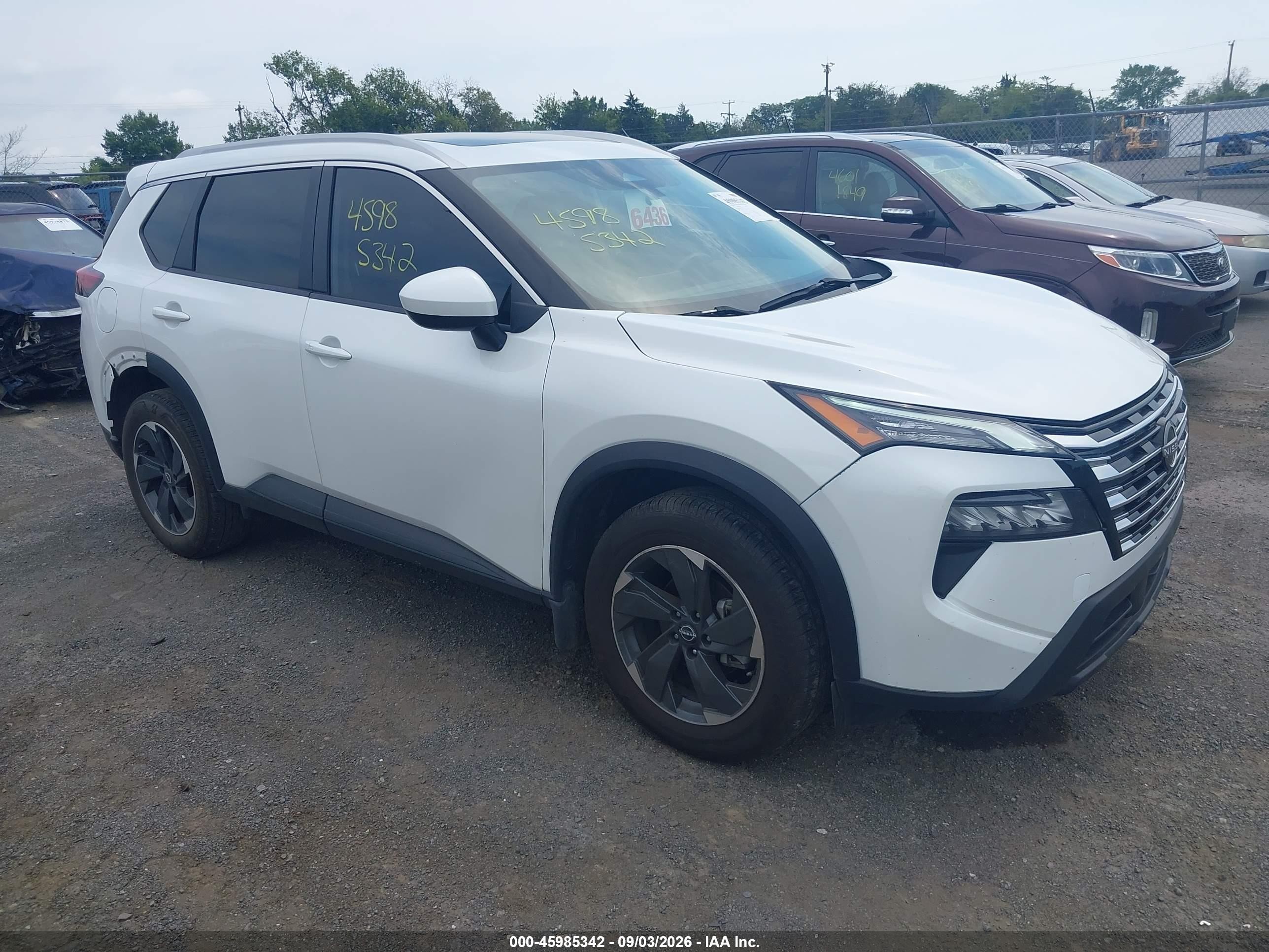 2024 Nissan Rogue VIN JN8BT3BA5RW001652 — IAAI salvage auction photo