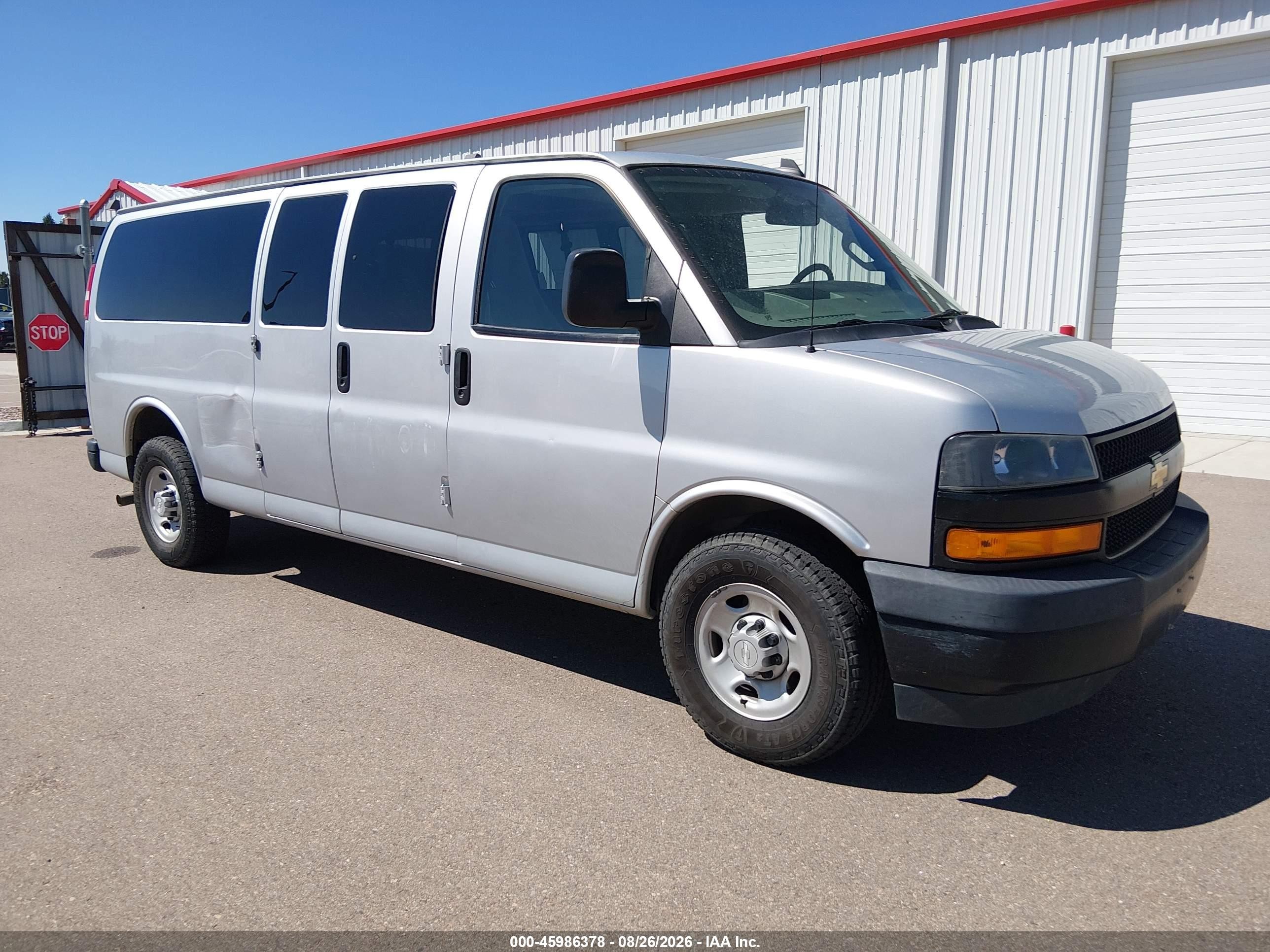 2019 Chevrolet Express 3500 VIN 1GAZGNFG5K1354087 — IAAI salvage auction photo