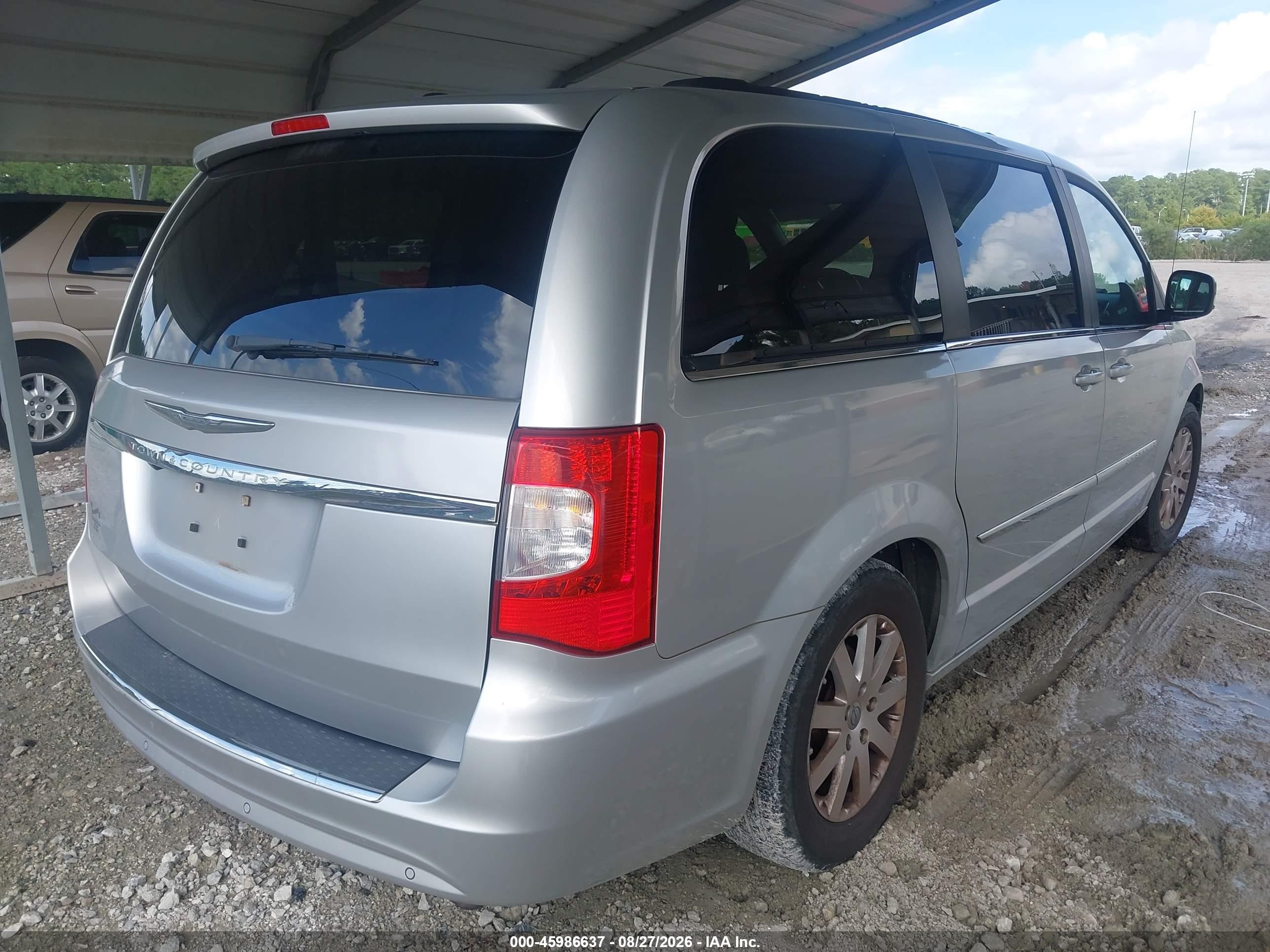 2011 Chrysler Town & country VIN 2A4RR8DG4BR609419 IAAI salvage auction — Side, Salvage (North Carolina), sold $800 on 2026-09-12 (photo 4)