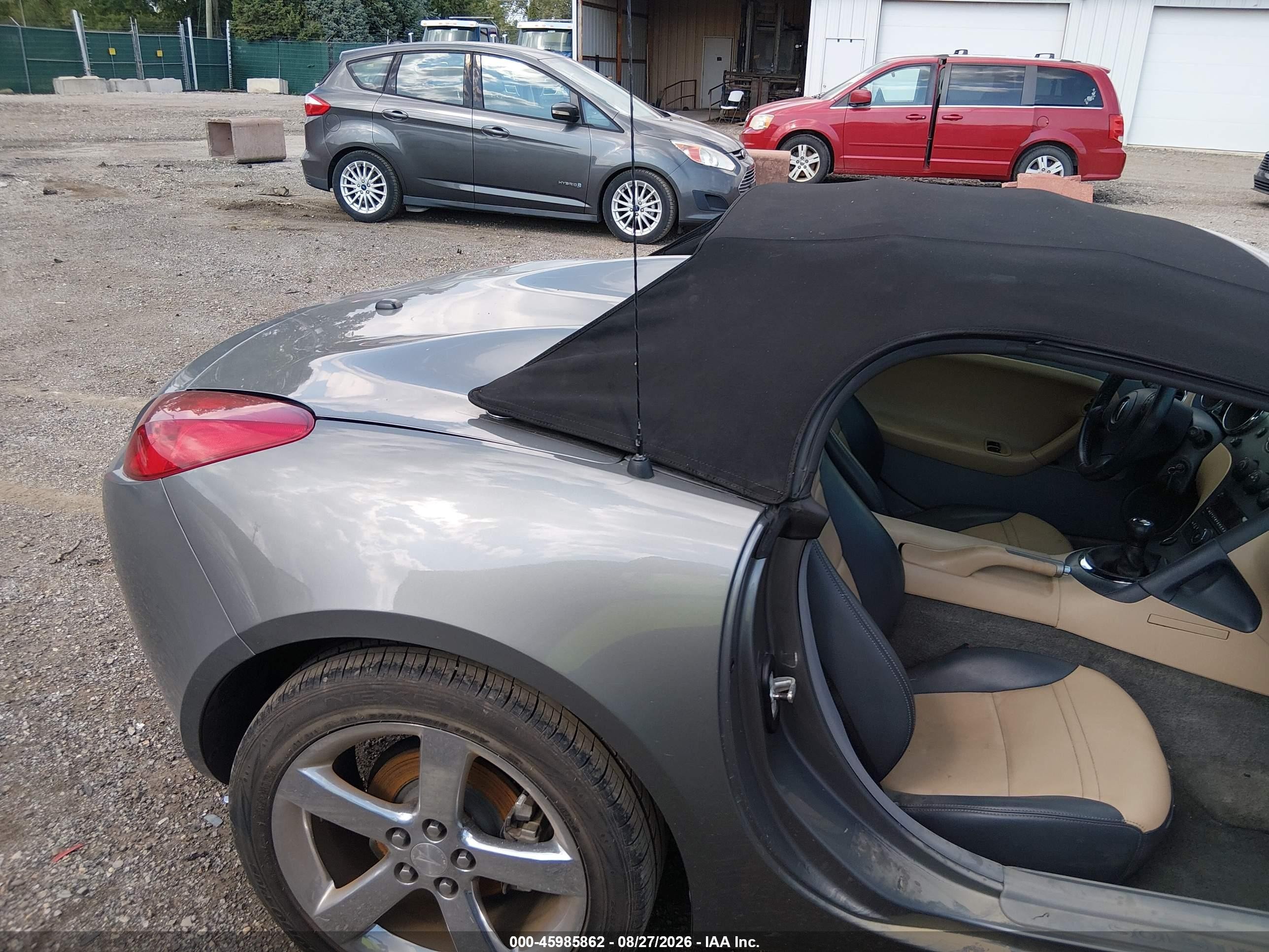 2006 Pontiac Solstice VIN 1G2MB33B46Y103933 IAAI salvage auction — Water/Flood, Salvage (Ohio), sold $1,150 on 2026-09-23 (photo 8)