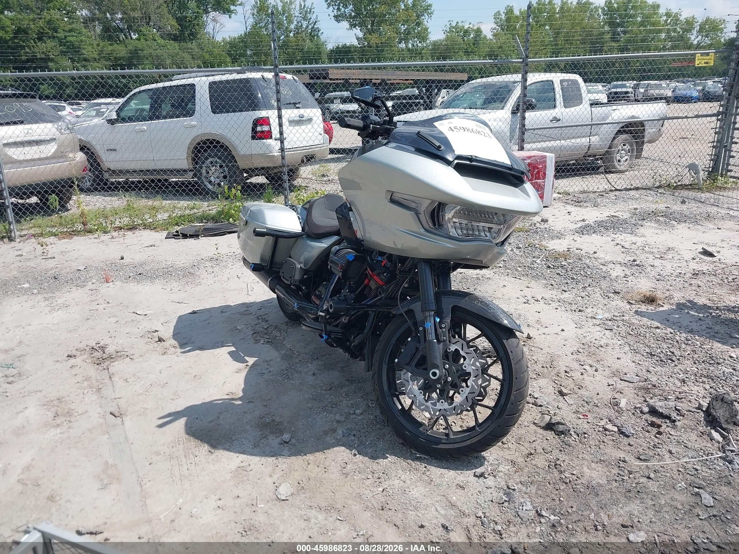 2025 Harley-Davidson FLTRXSTSE VIN 1HD1TL819SB957453 — IAAI salvage auction photo