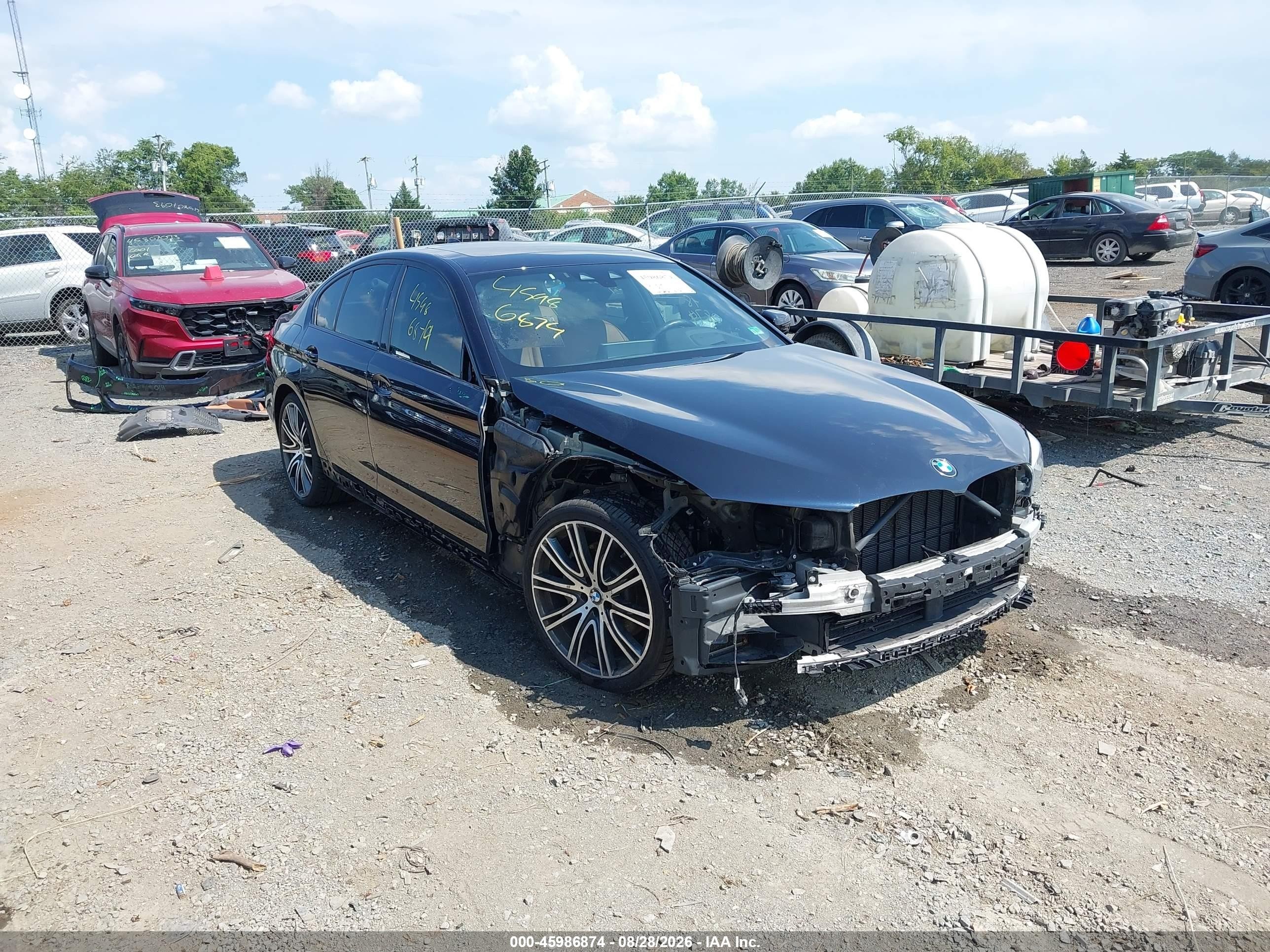 2019 BMW 5 Series VIN WBAJE7C52KWW07679 — IAAI salvage auction photo
