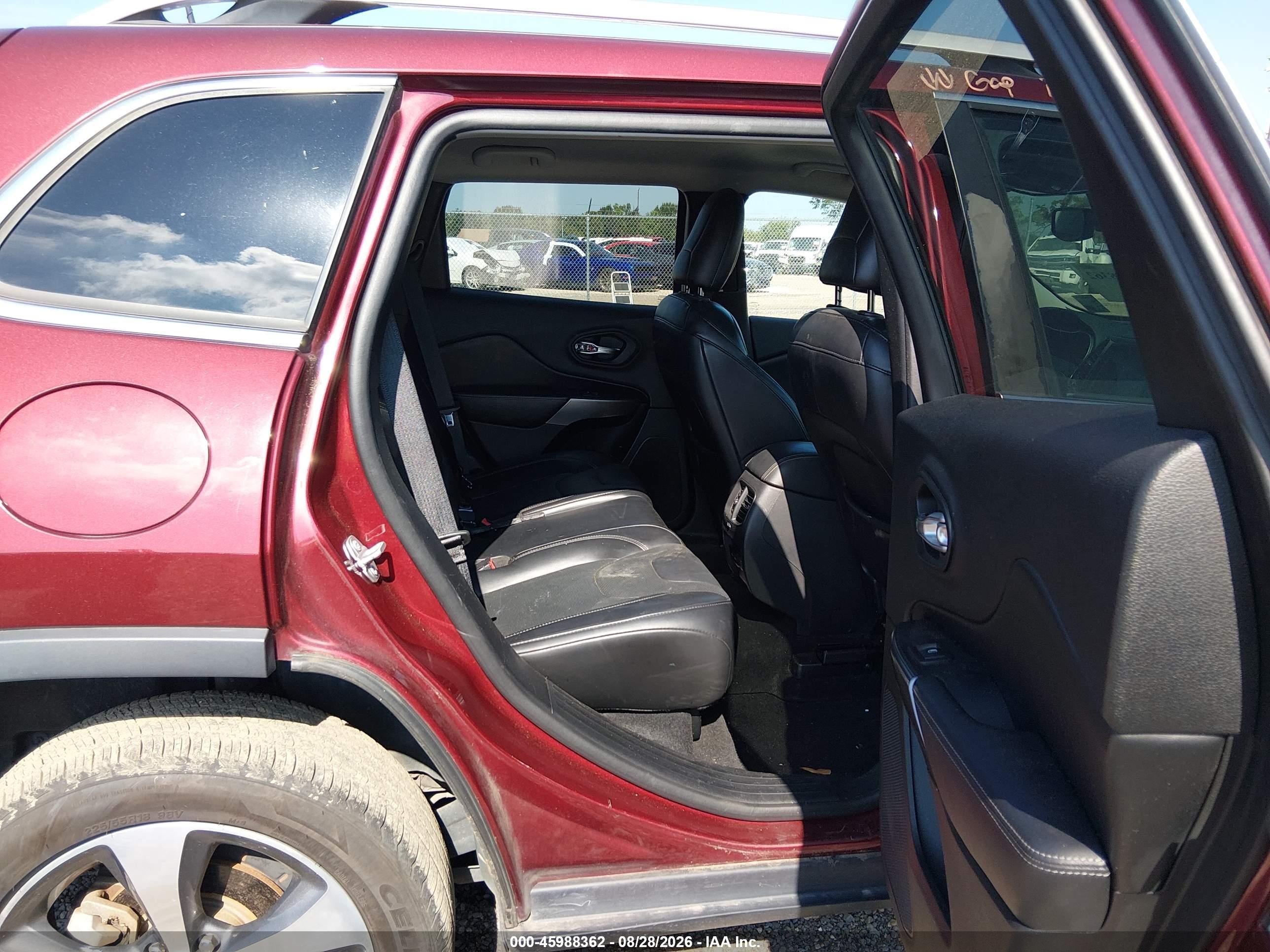 2019 Jeep Cherokee VIN 1C4PJLDB0KD387072 IAAI salvage auction — Front End, Salvage (Louisiana), sold $2,350 on 2026-10-03 (photo 8)