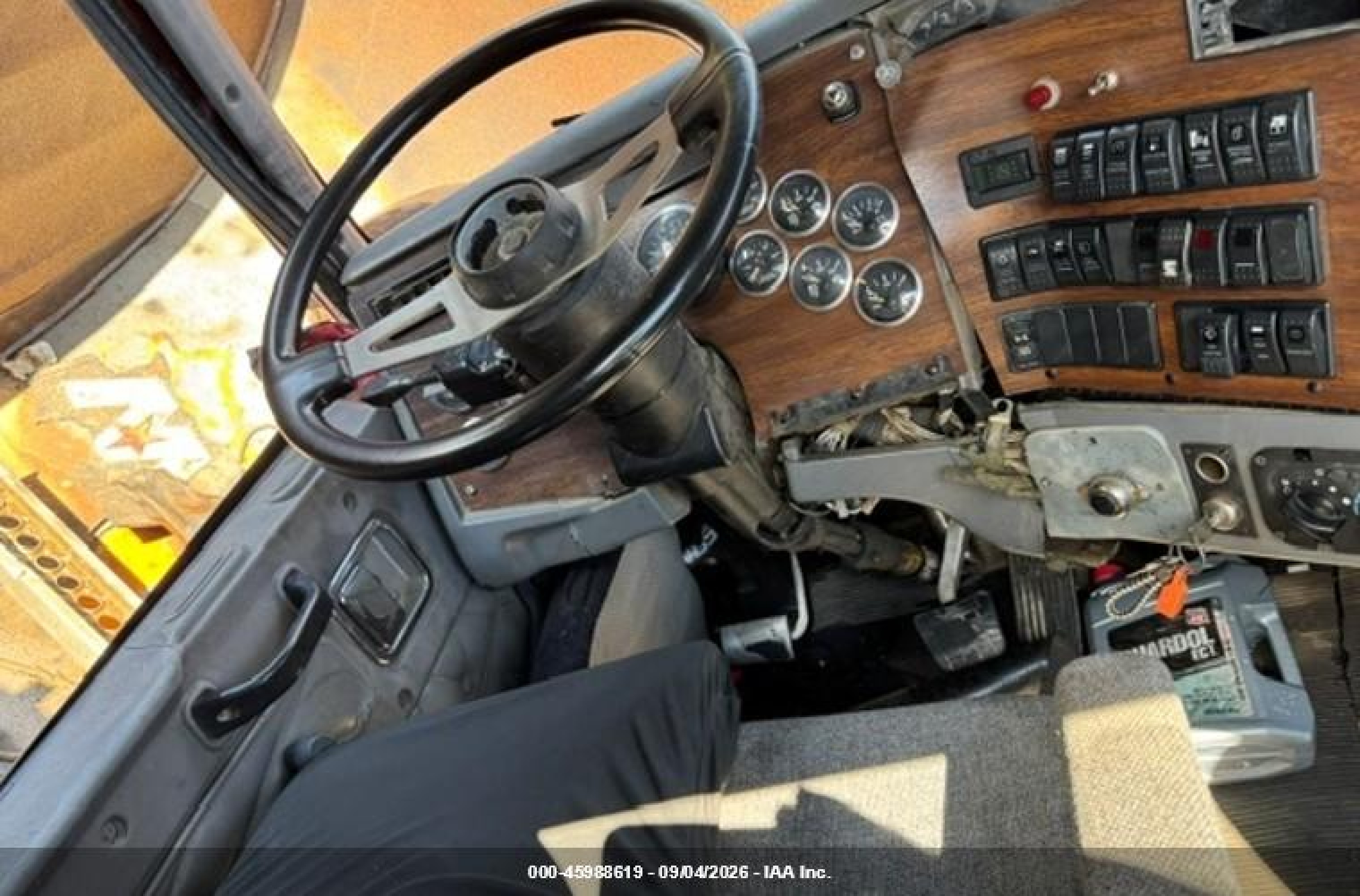 2001 Western Star/auto Car Conventional VIN 2WLPCD3J81K967423 IAAI salvage auction — Front End, Salvage (Alabama), sold $4,300 on 2026-09-23 (photo 5)