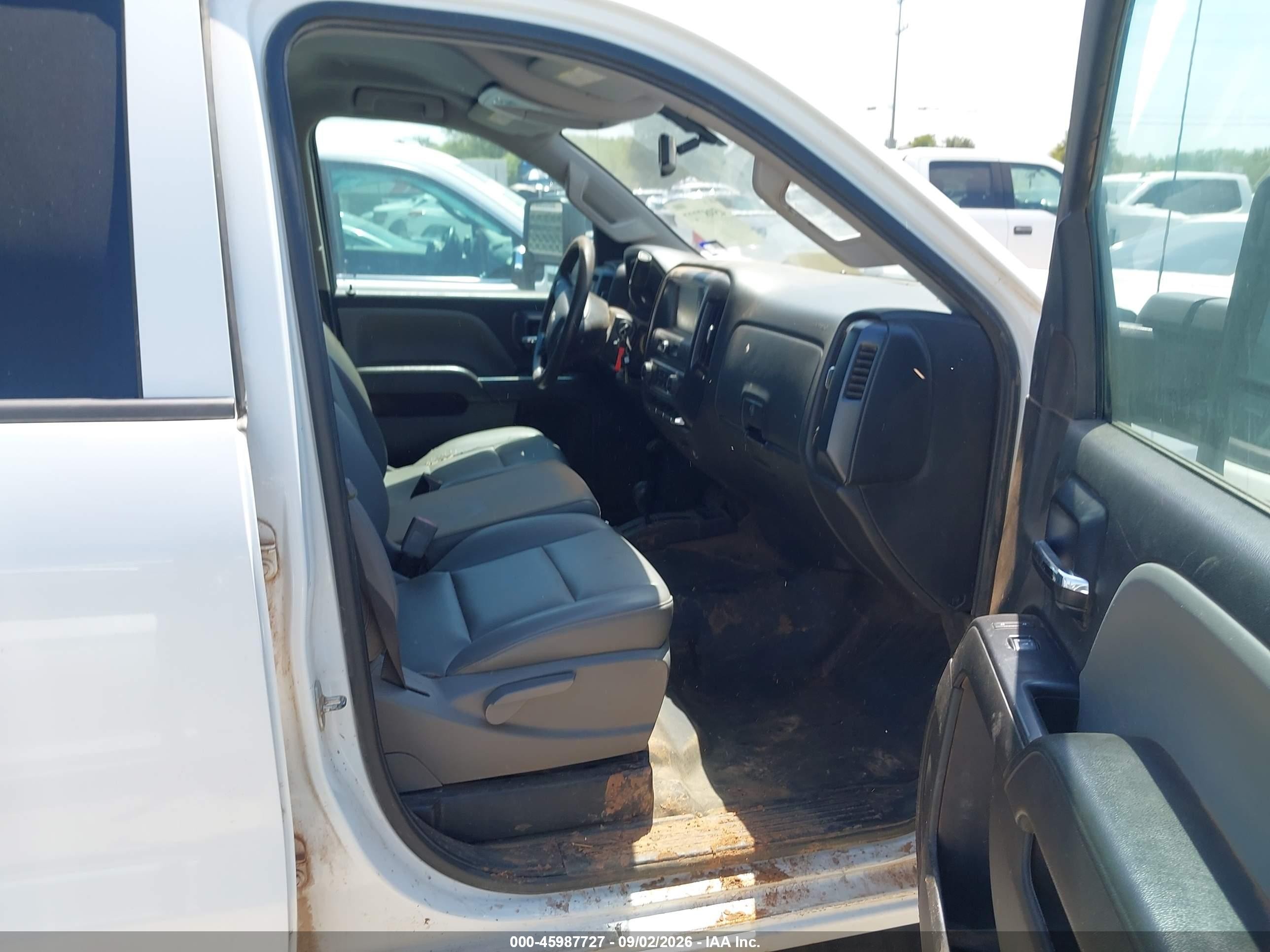 2019 Chevrolet Silverado 2500 VIN 1GC1KREY9KF223221 IAAI salvage auction — Rear End, Enterprise Vehicles Clear Only (Texas), sold $9,700 on 2026-09-10 (photo 5)