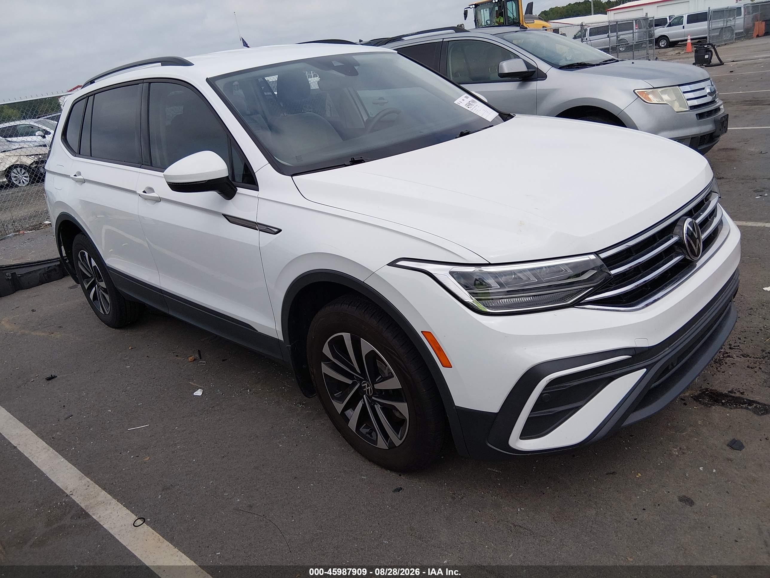 2022 Volkswagen Tiguan VIN 3VV1B7AX8NM037824 — IAAI salvage auction photo