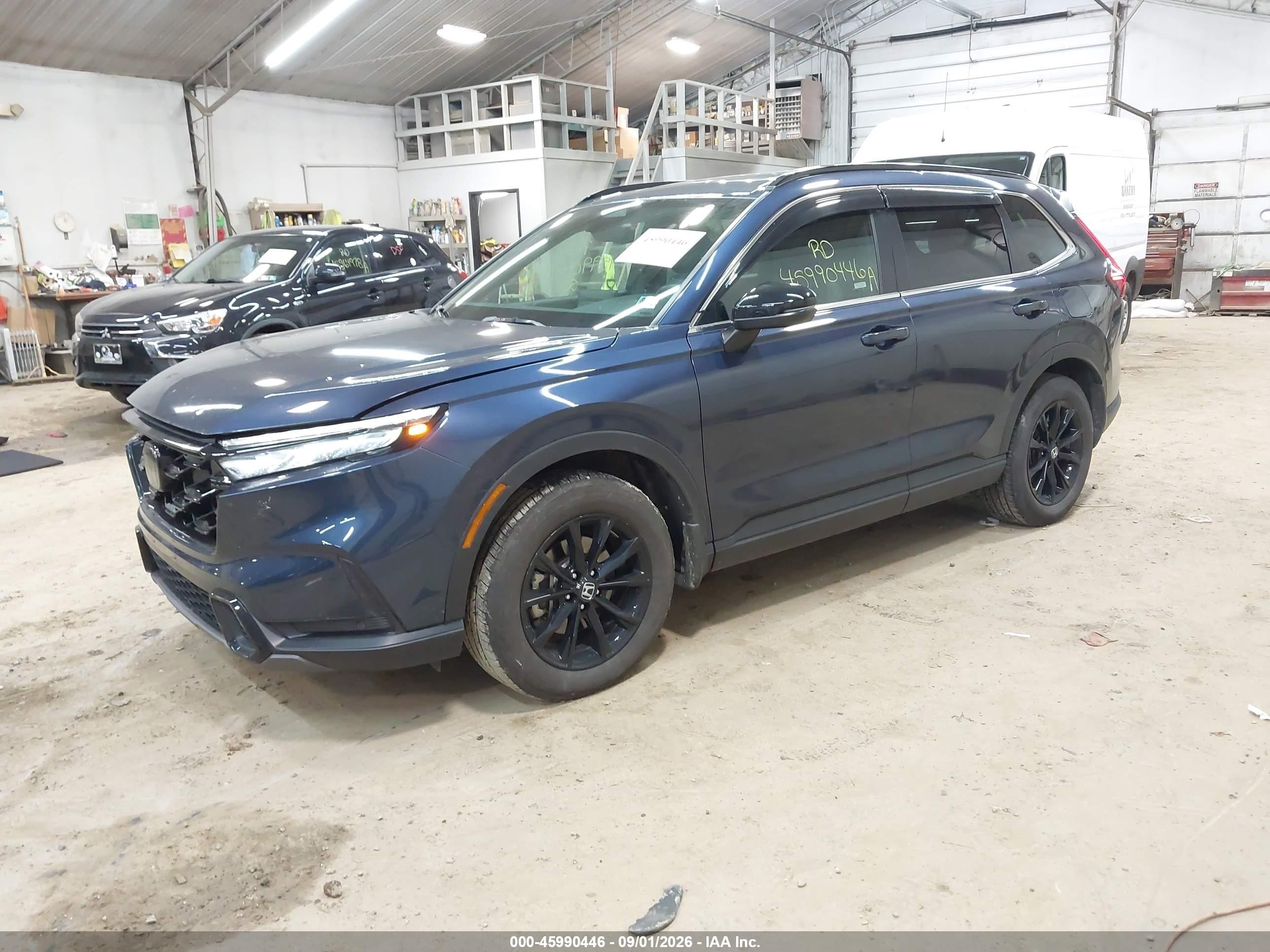 2025 Honda Cr-v VIN 7FARS6H82SE023349 IAAI salvage auction — Hail, Salvage (Pennsylvania), sold $17,700 on 2026-09-05 (photo 2)