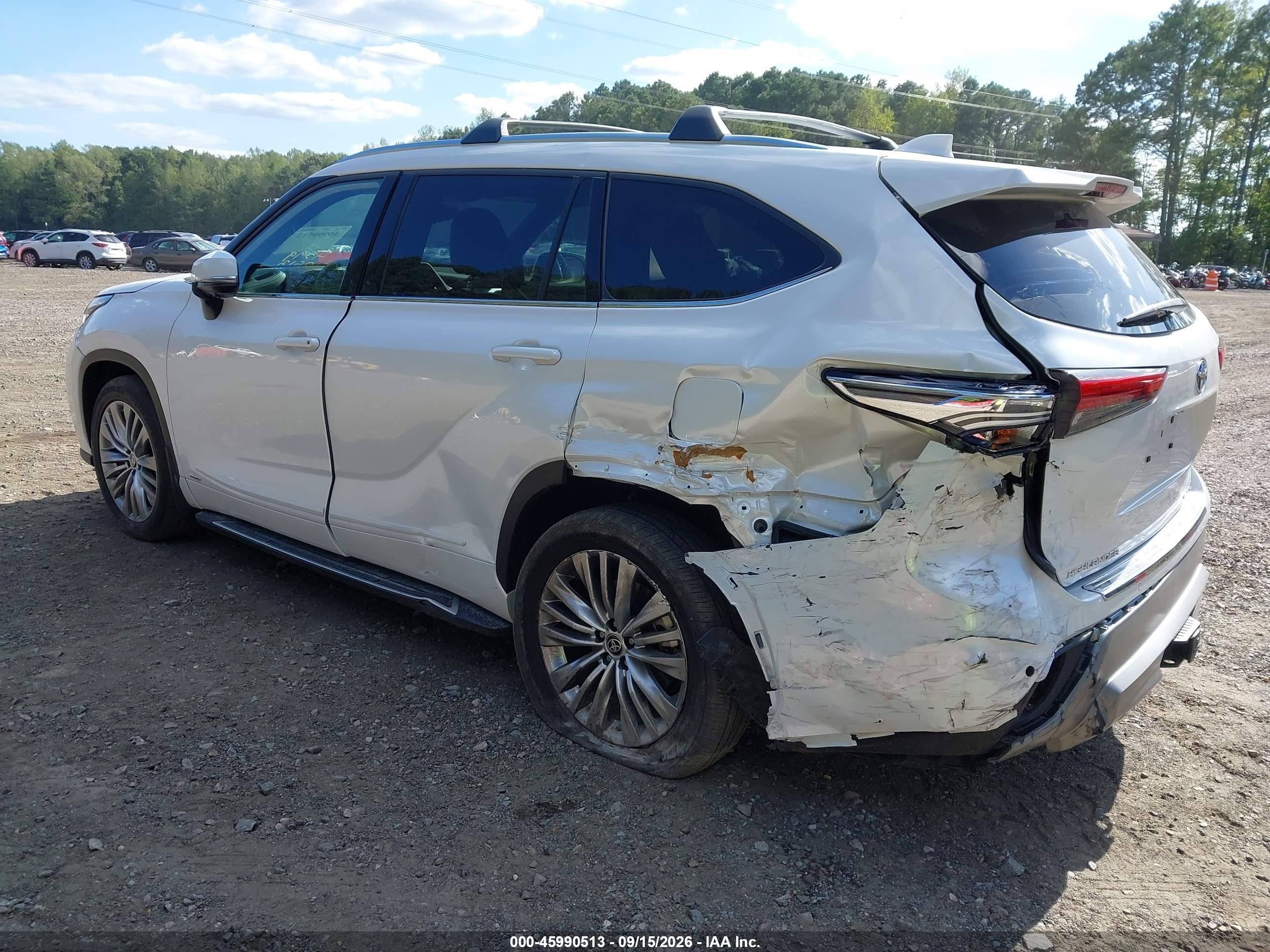 2023 Toyota Highlander VIN 5TDEBRCH7PS580036 IAAI salvage auction — Rear End, Salvage (Virginia), sold $24,600 on 2026-09-25 (photo 3)