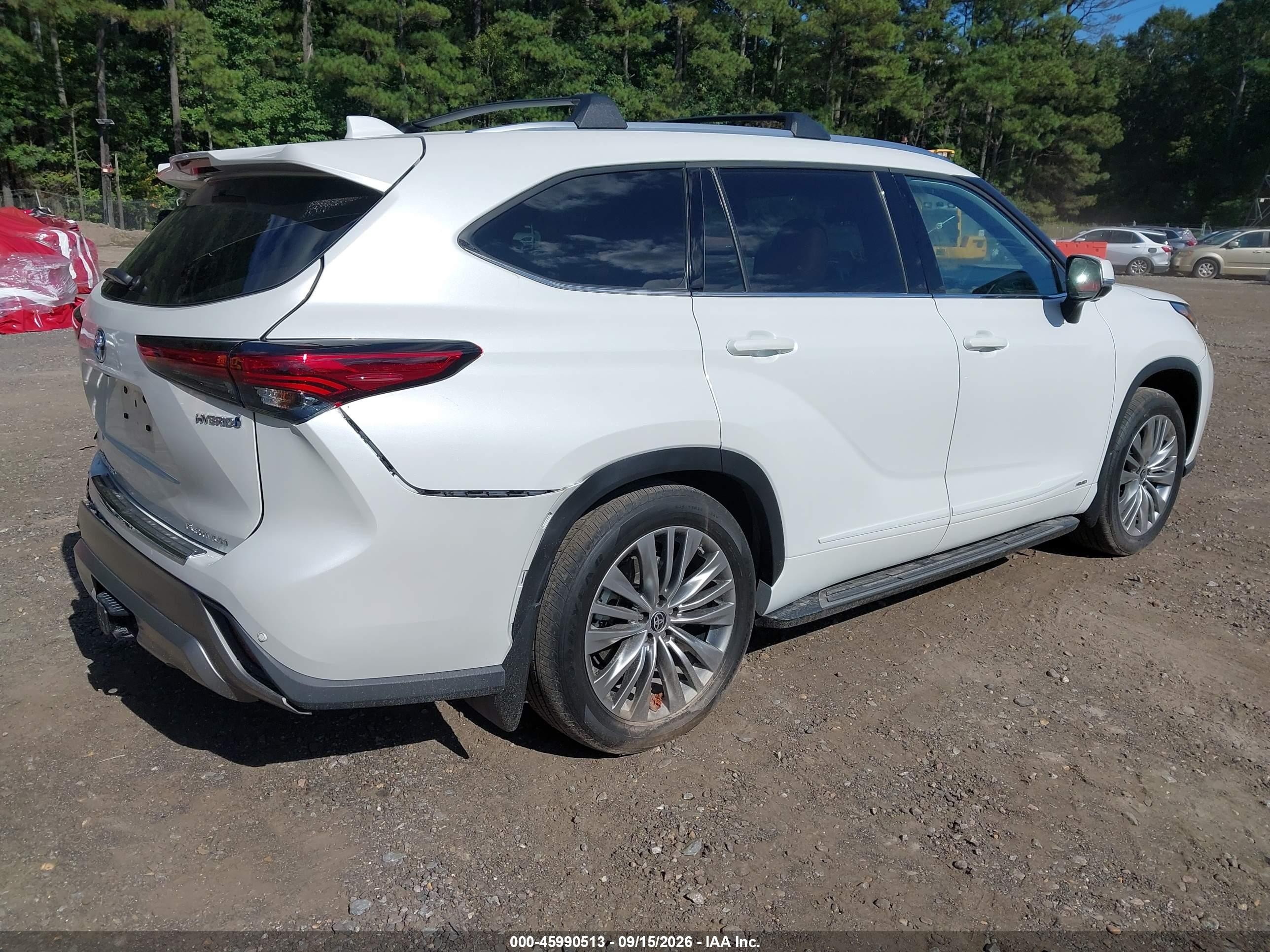 2023 Toyota Highlander VIN 5TDEBRCH7PS580036 IAAI salvage auction — Rear End, Salvage (Virginia), sold $24,600 on 2026-09-25 (photo 4)